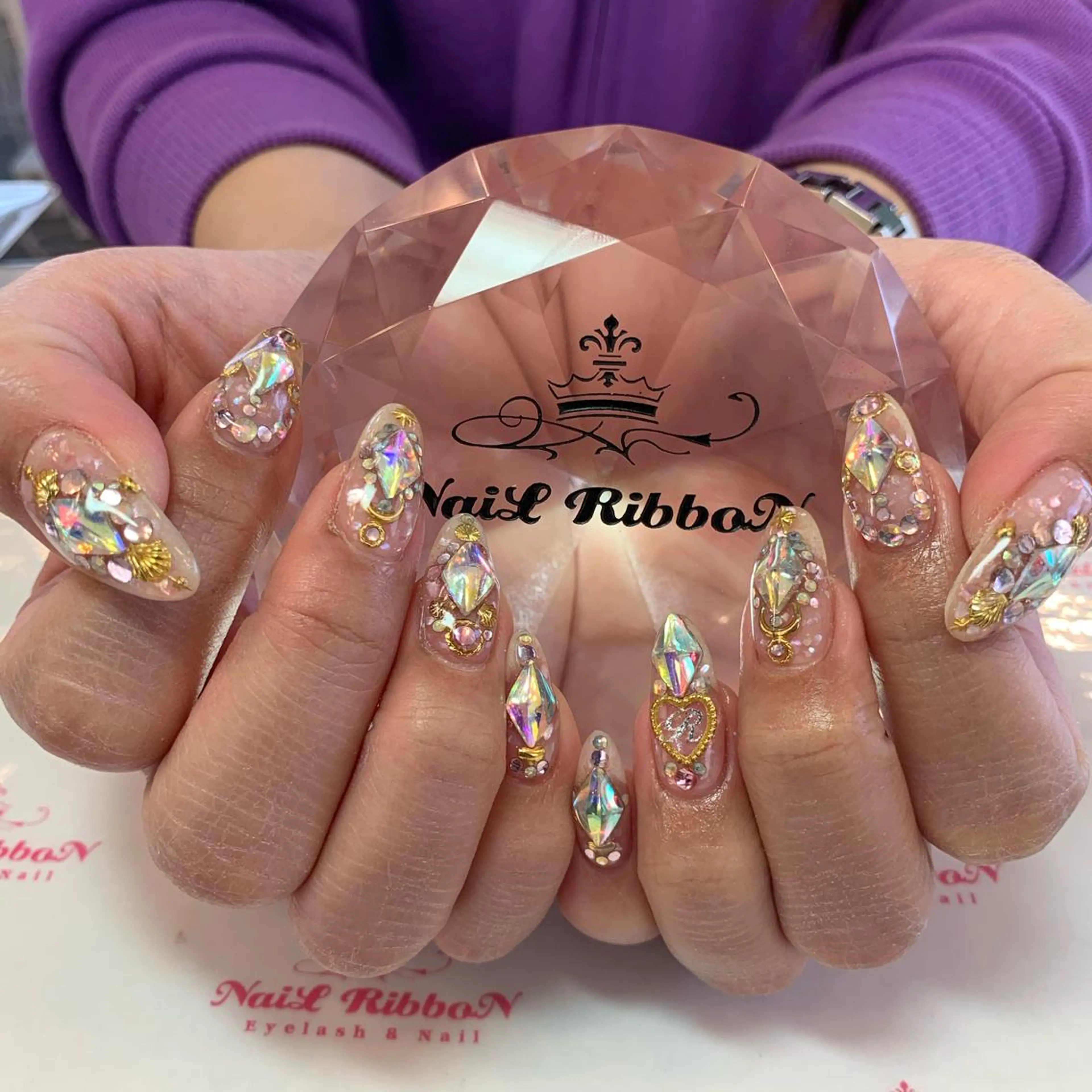 ネイル ネイルリボン 受付スタッフのネイルデザイン