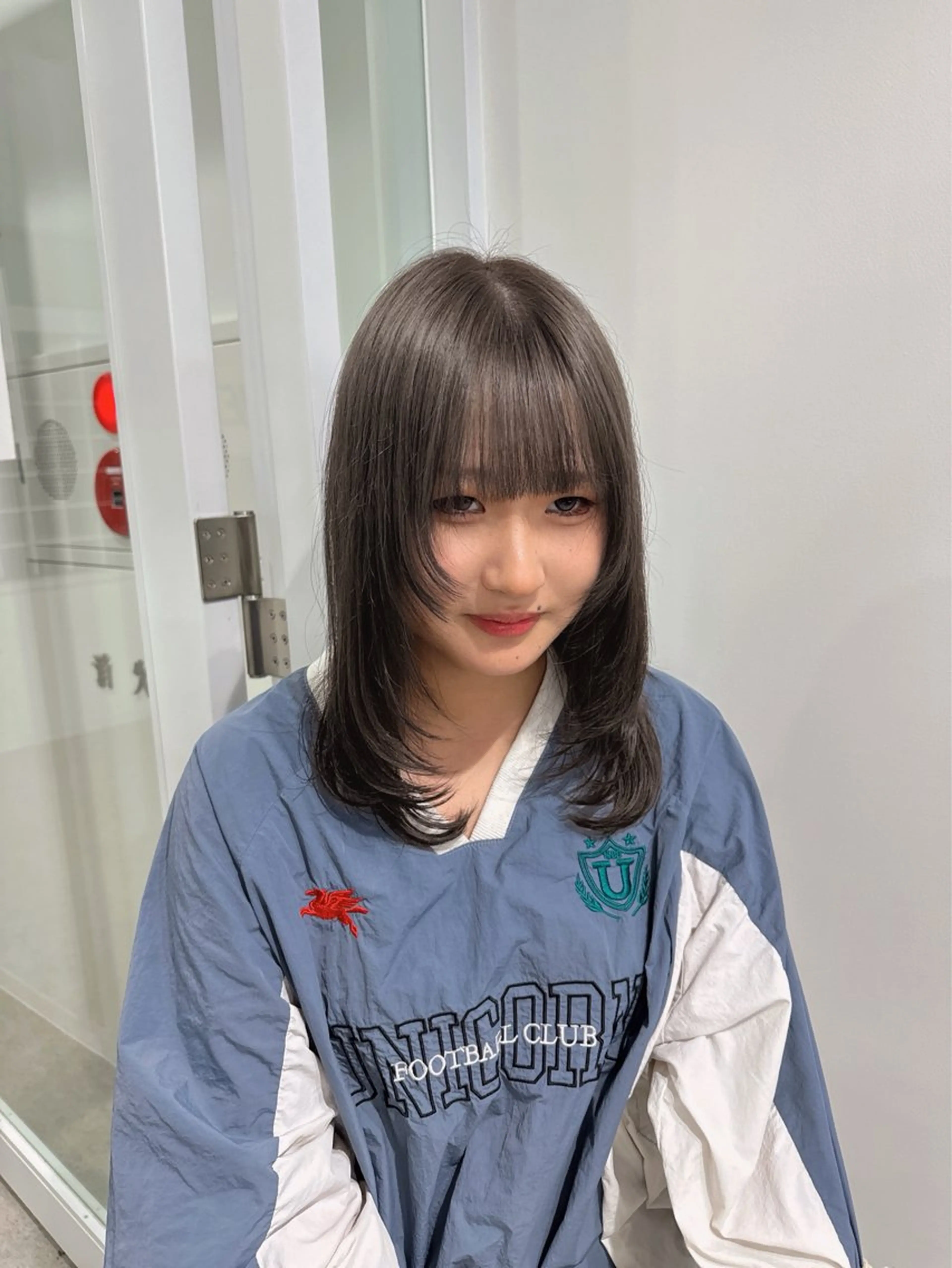 ミディアム カラー 暗髪🩶ラベンダー/ ブルー/ユウナ🤍のヘアスタイル