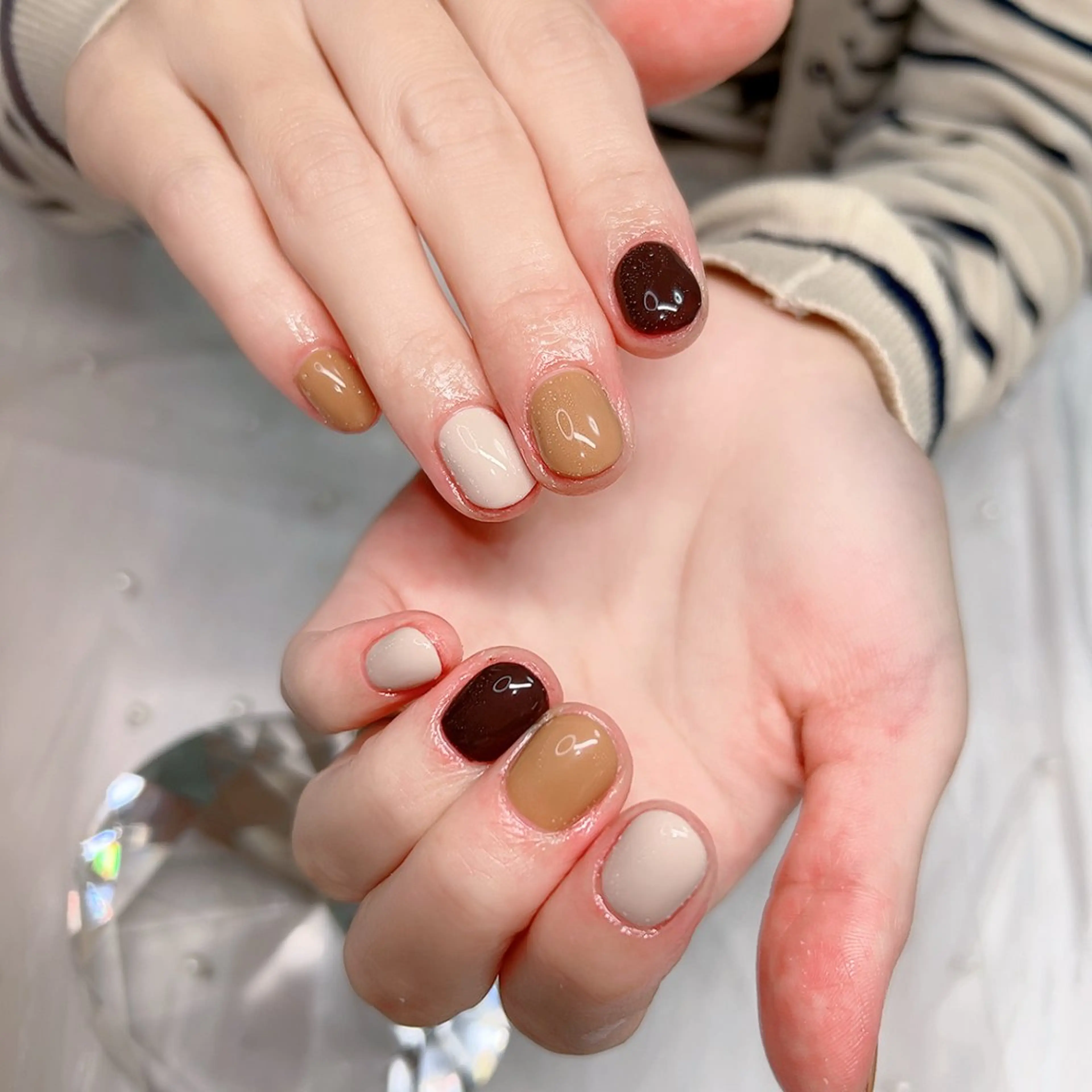 ネイル フレンチネイル ラメ(グリッター) オフィスネイル ワンカラーネイル シンプルネイル ハンドネイル Cute Tips nailのネイルデザイン