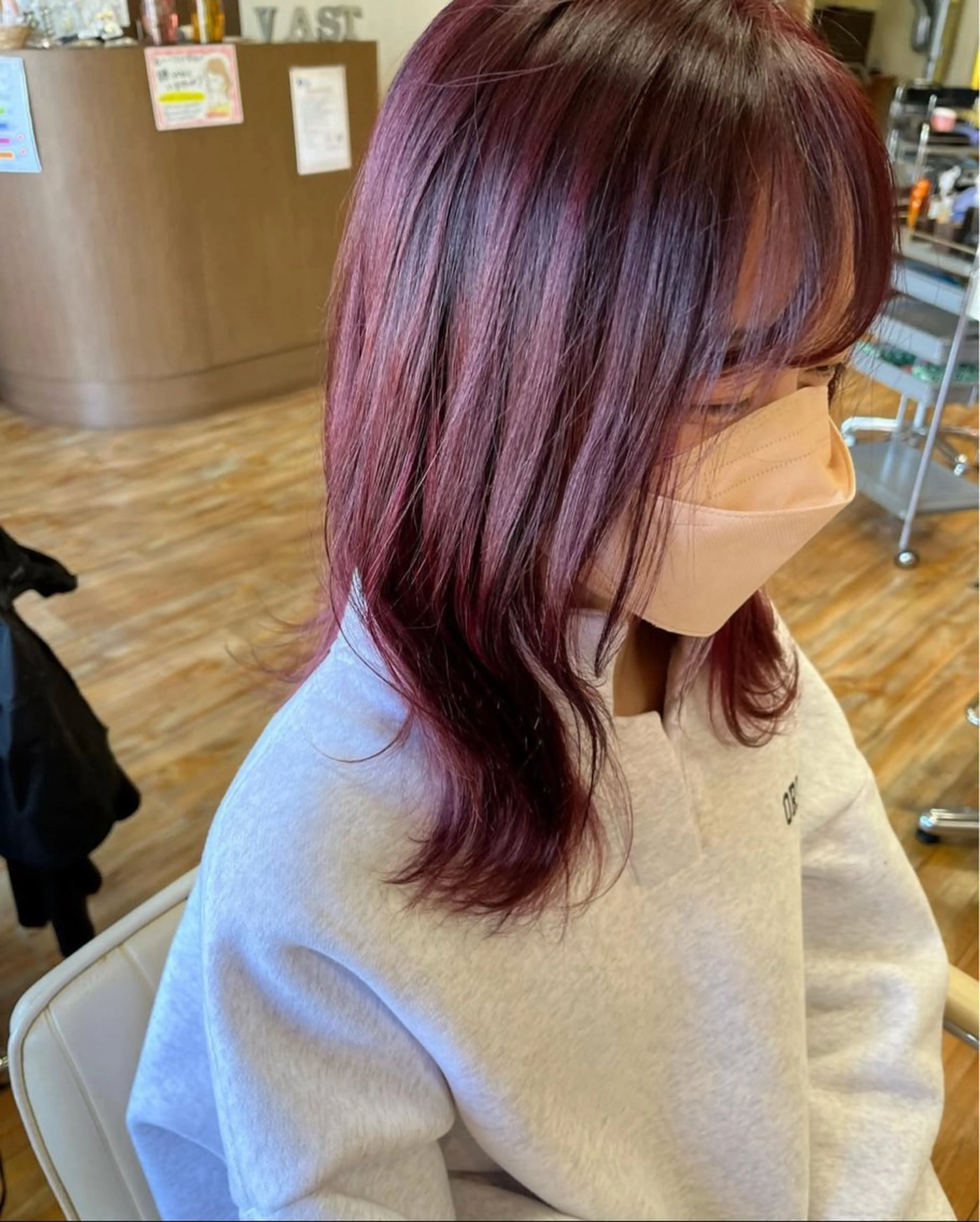 セミロング 渡邊 夏奈のヘアスタイル