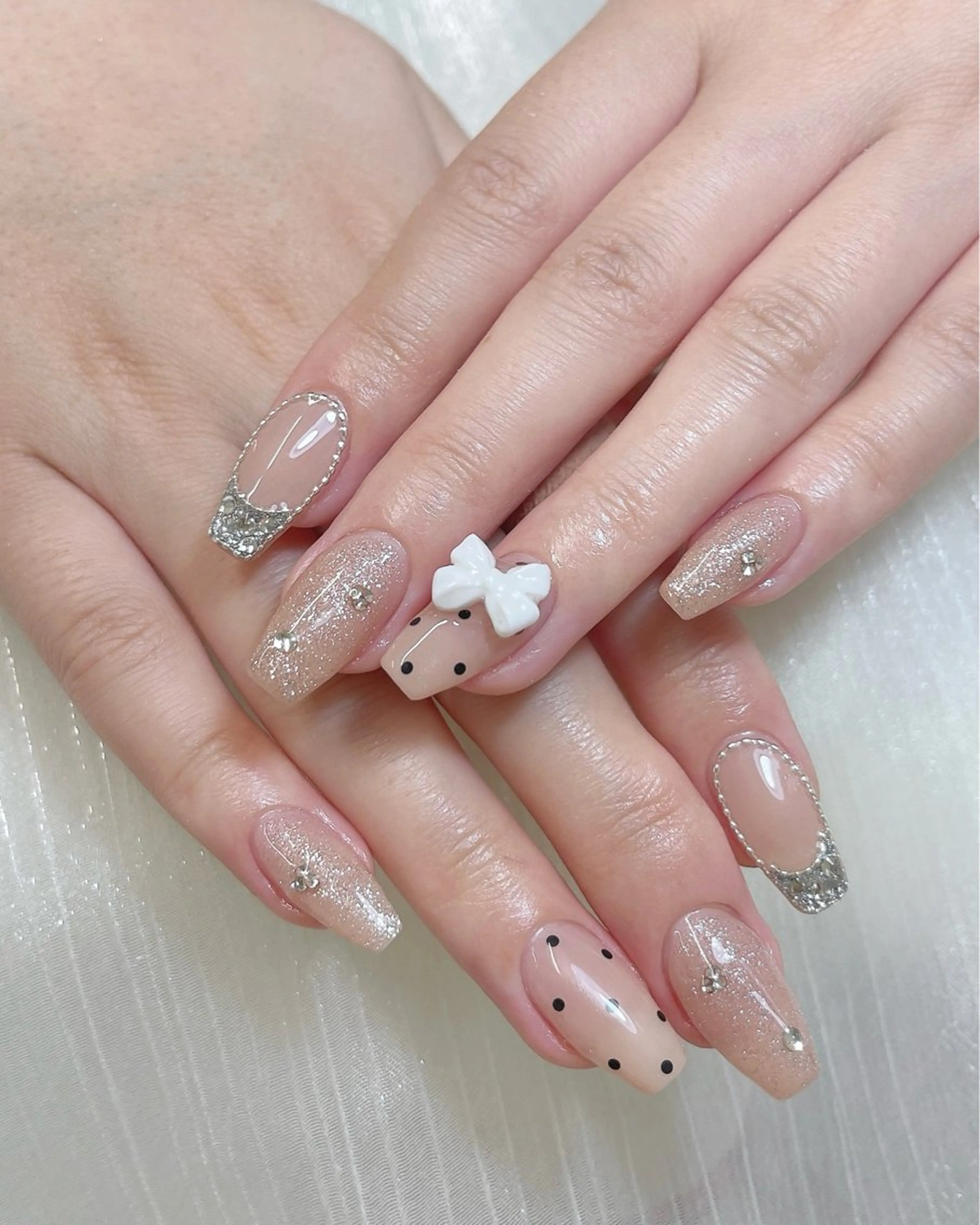 ネイル チークネイル ドット フレンチネイル ハート キラキラネイル ハンドネイル Speraネイル 大宮店🎀のネイルデザイン