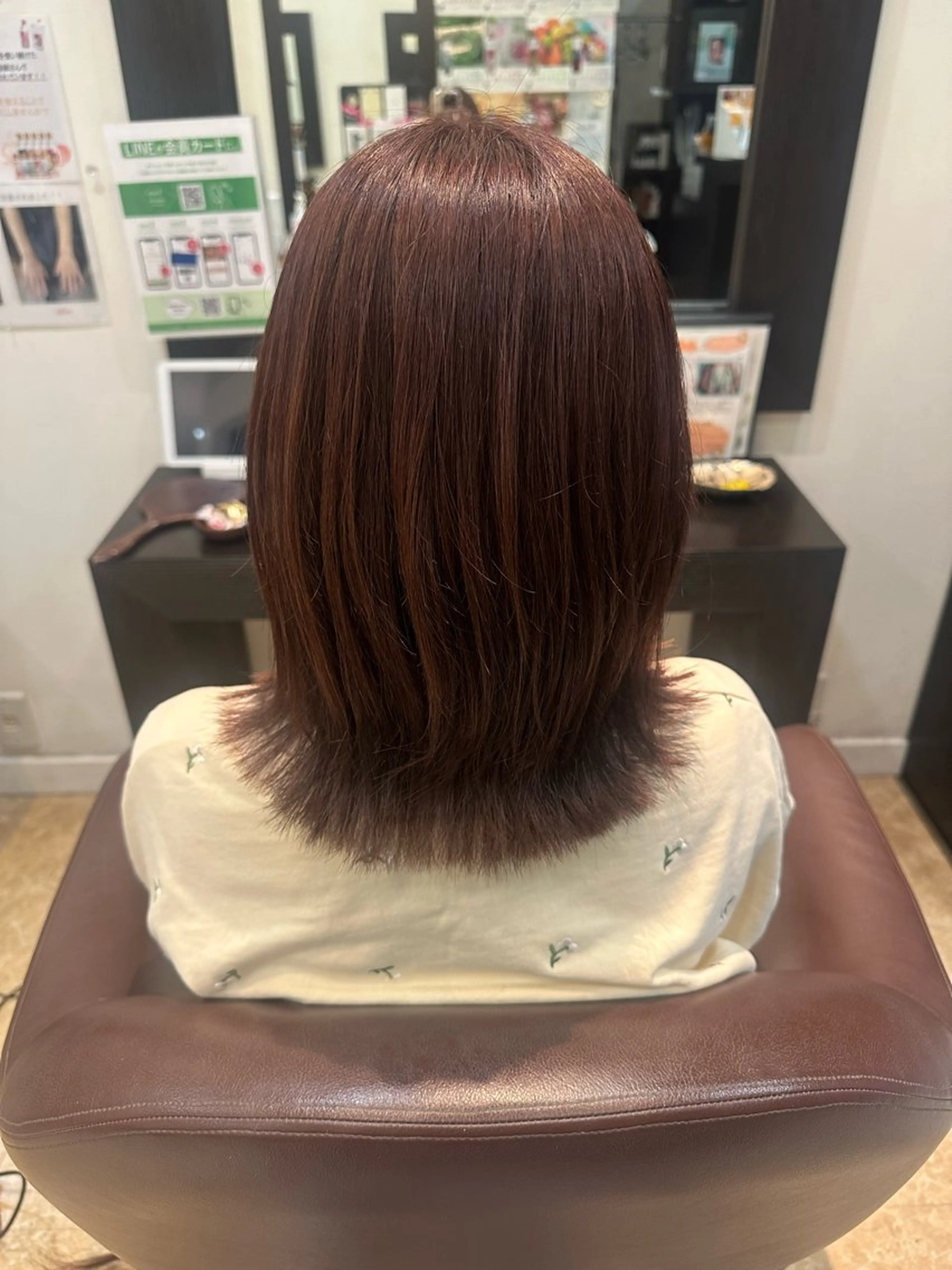ミディアム カラー 保井 実奈美のヘアスタイル