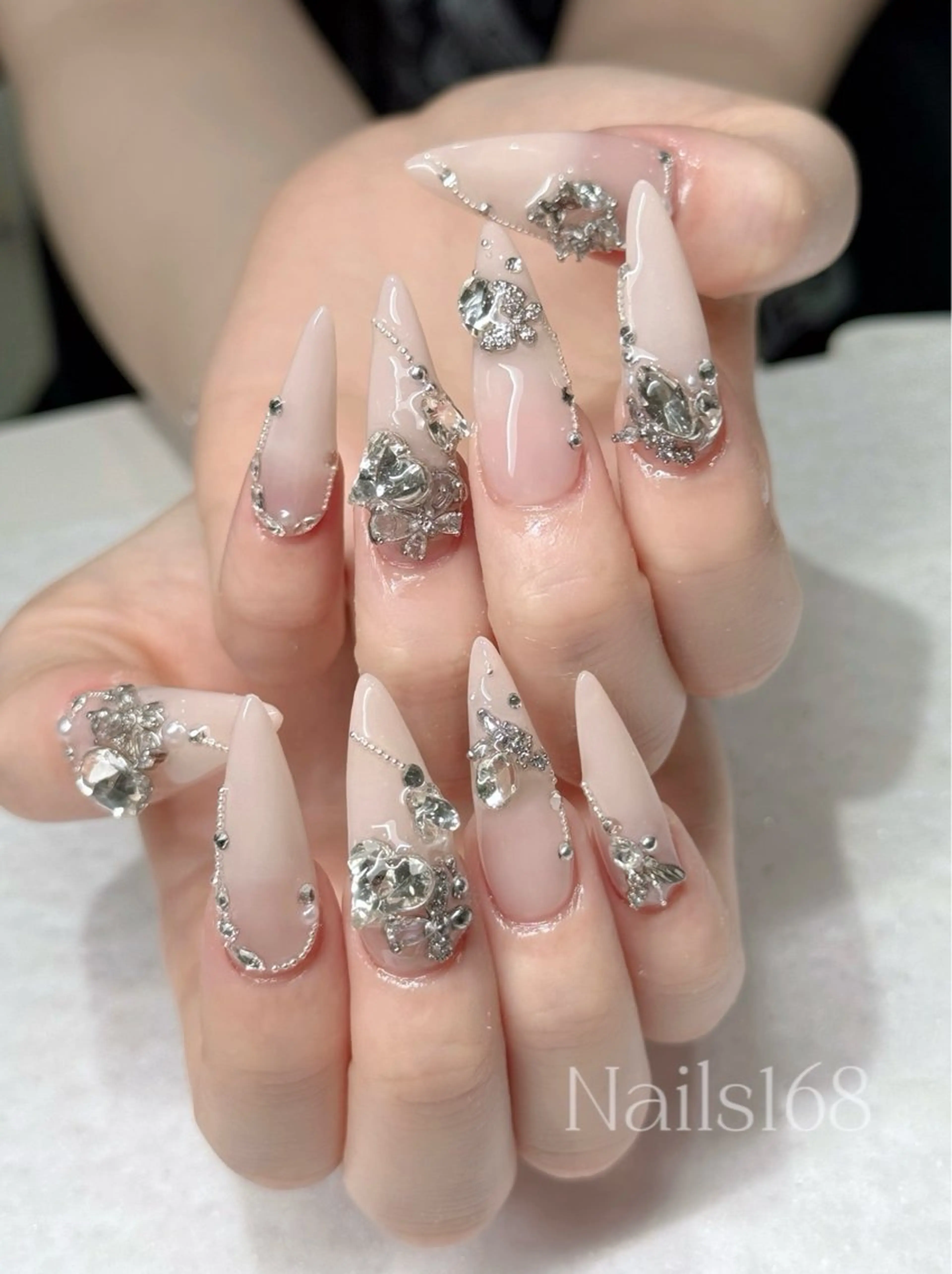 ネイル アートネイル チークネイル 韓国ネイル マグネットネイル ニュアンスネイル NAILS168 新大久保店のネイルデザイン