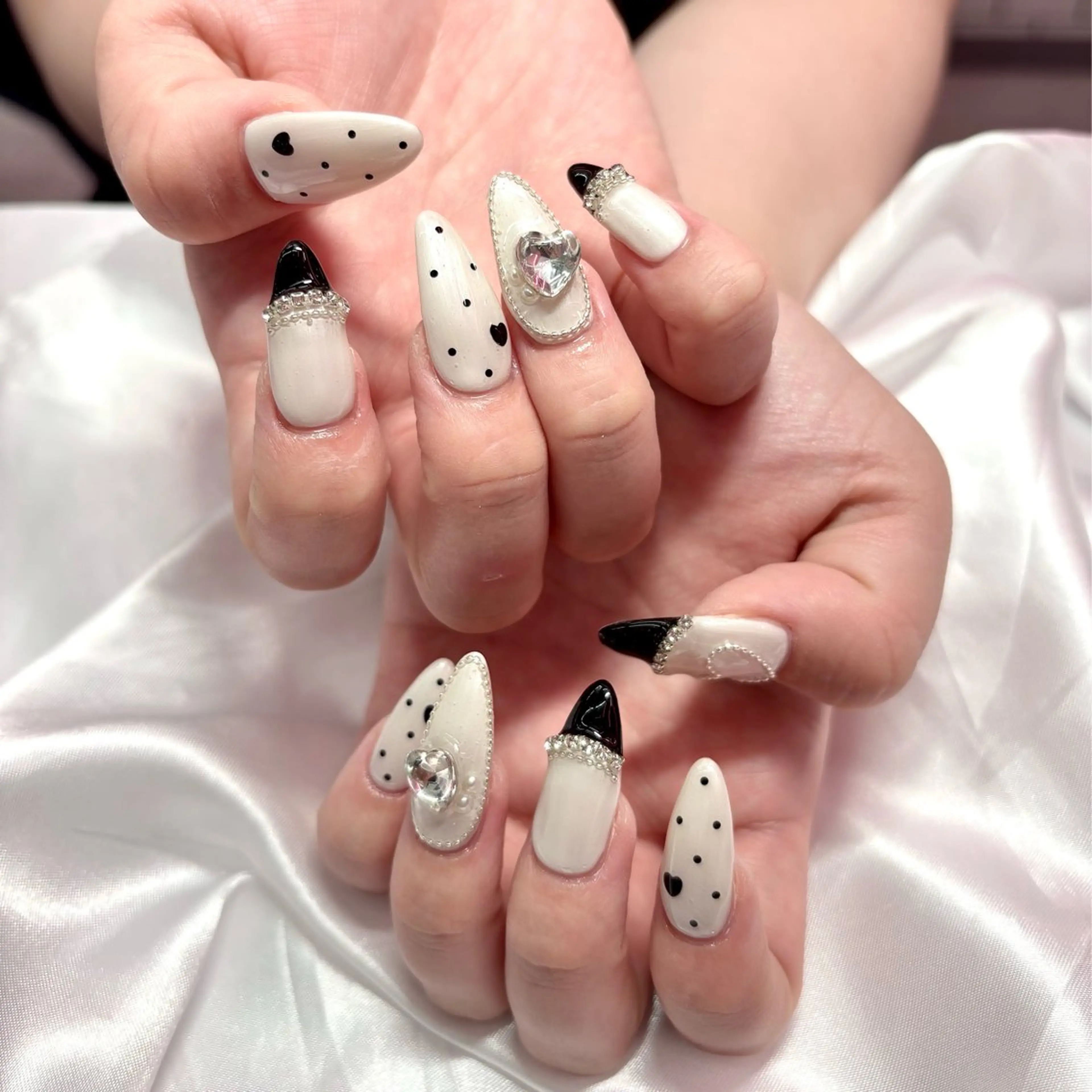 ネイル ハンドネイル 🦋WOLTOKYO 🦋shizukuのネイルデザイン