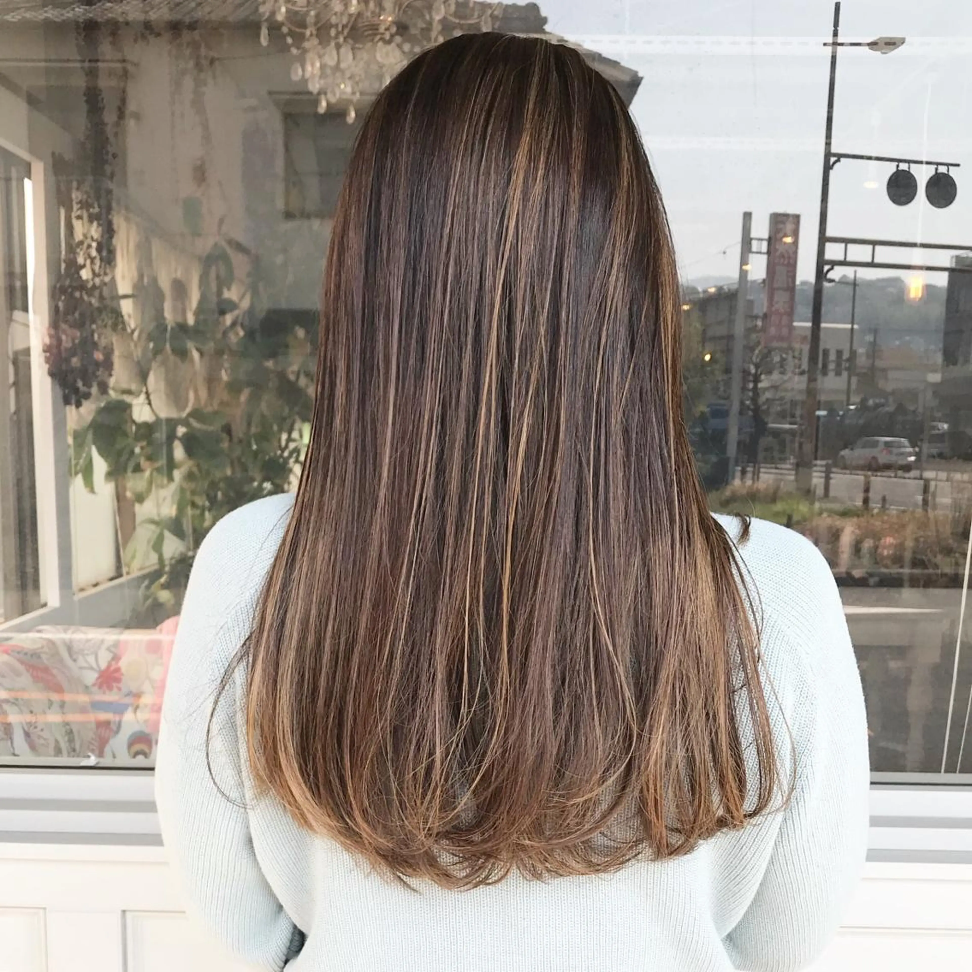 ロング カラー ヘアアレンジ バレイヤージュ ブリーチ グラデーションカラー ハイライトカラー ハイトーンカラー Mariana/ 鶴原-ハイライトのヘアスタイル