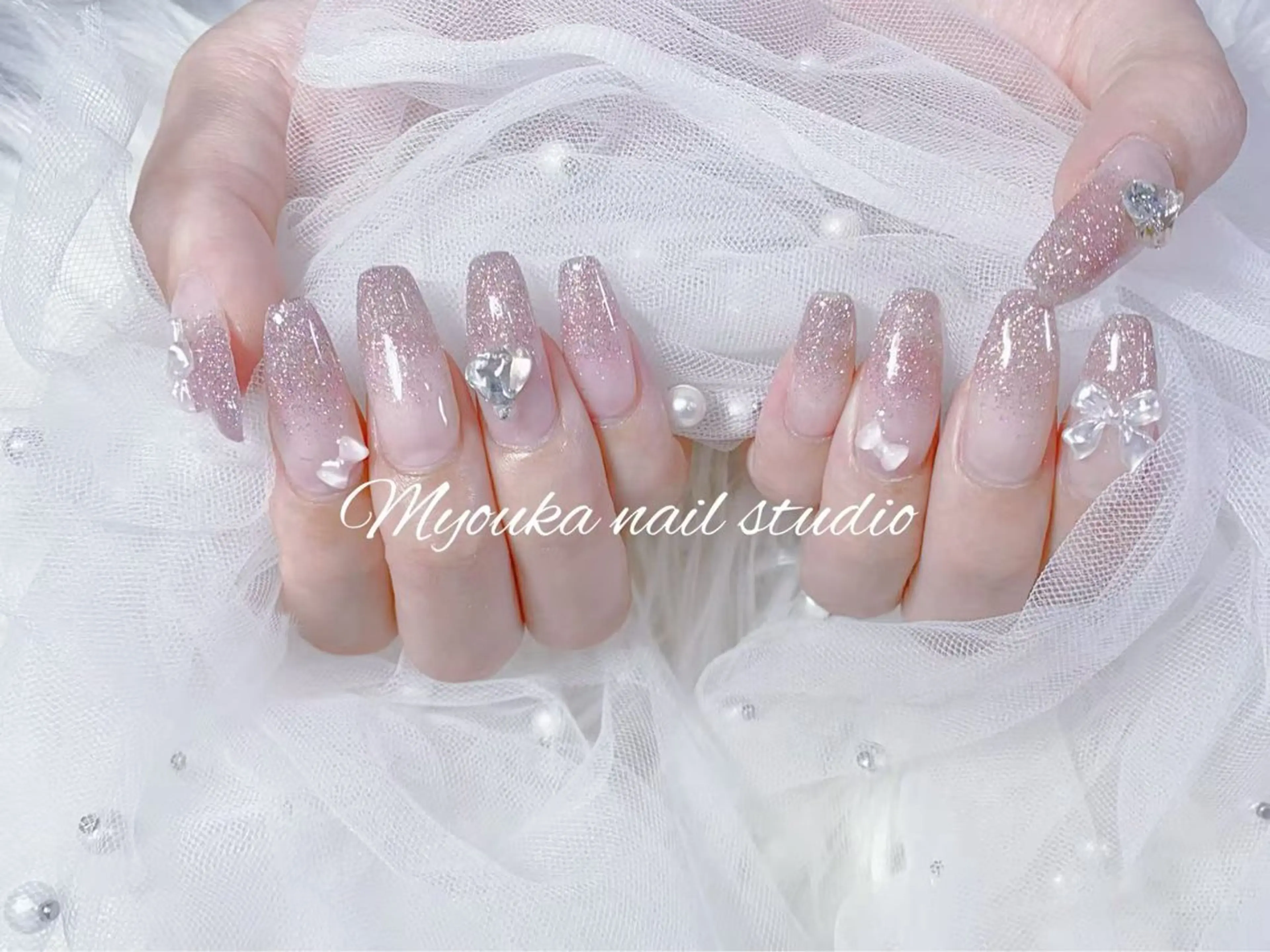 ネイル チークネイル 長さ出し グラデーション ラメ(グリッター) ラメグラデーション ハンドネイル ハンドケア Myouka 板橋区大山駅前店のネイルデザイン