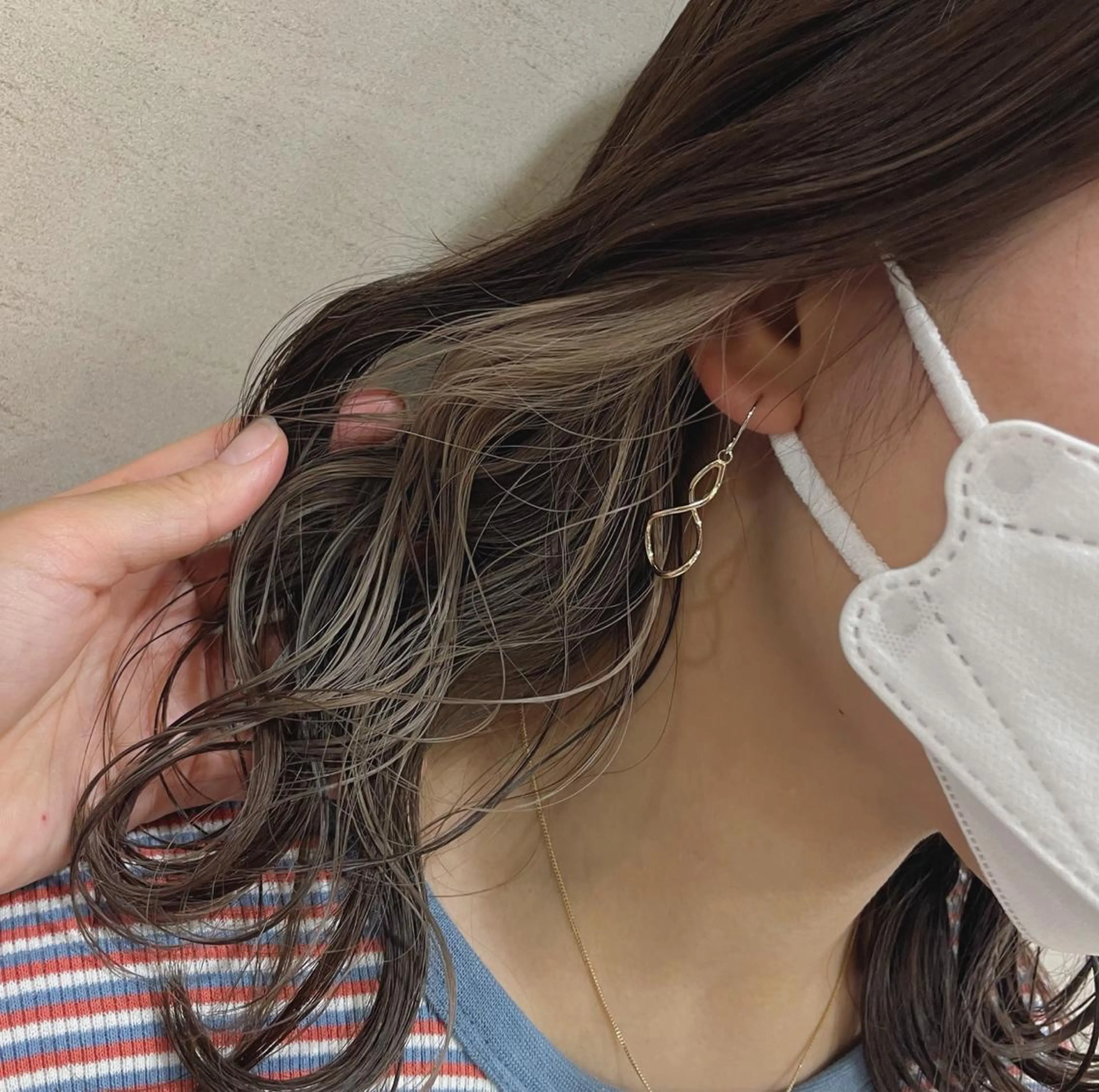 セミロング カラー ハイトーン/暖色/ 眉/メイク/Rinaのヘアスタイル