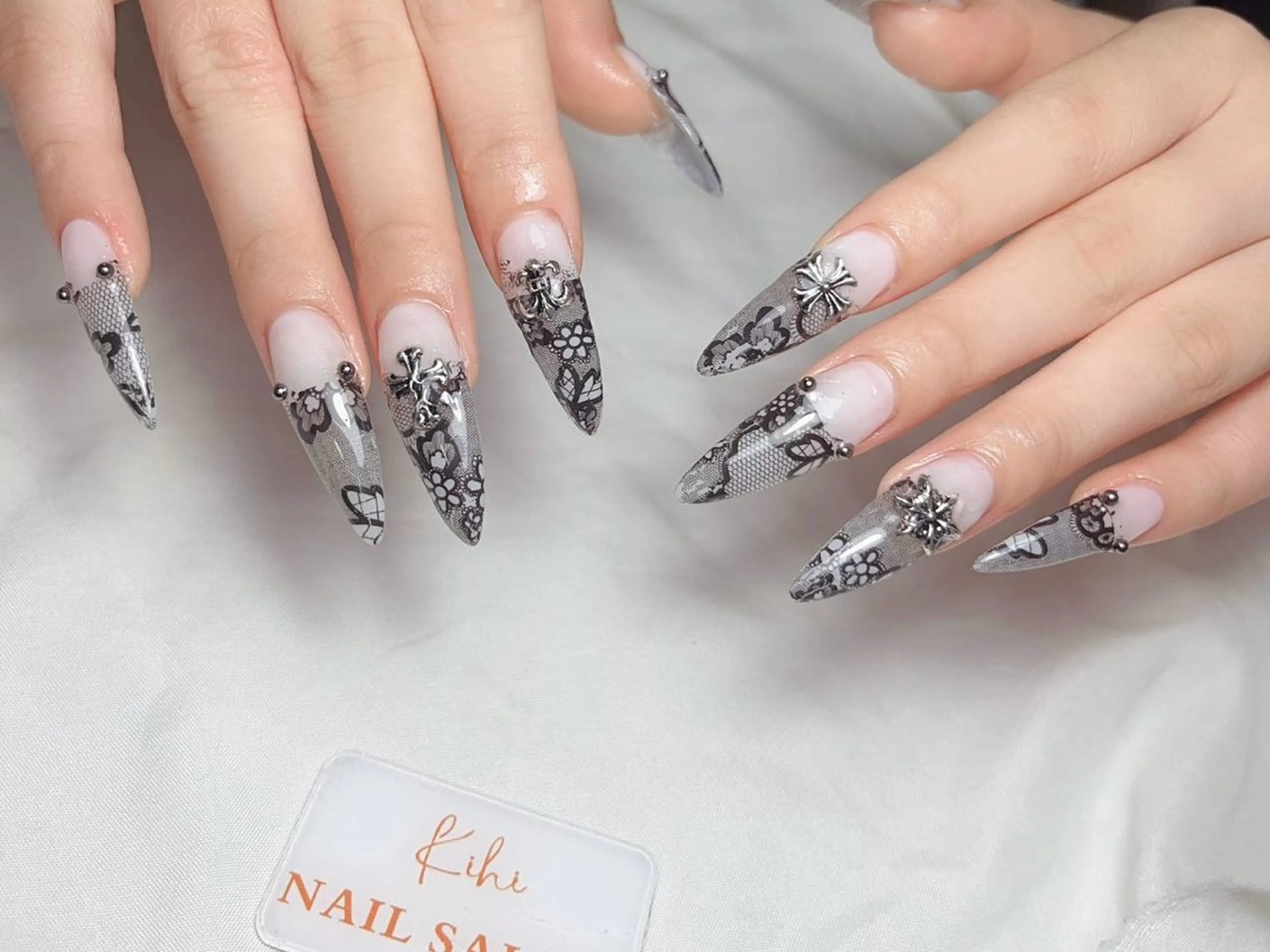 ネイル アートネイル フレンチネイル ジェルネイル グラデーション 韓国ネイル さくら💮💮 【オフ無料】のネイルデザイン