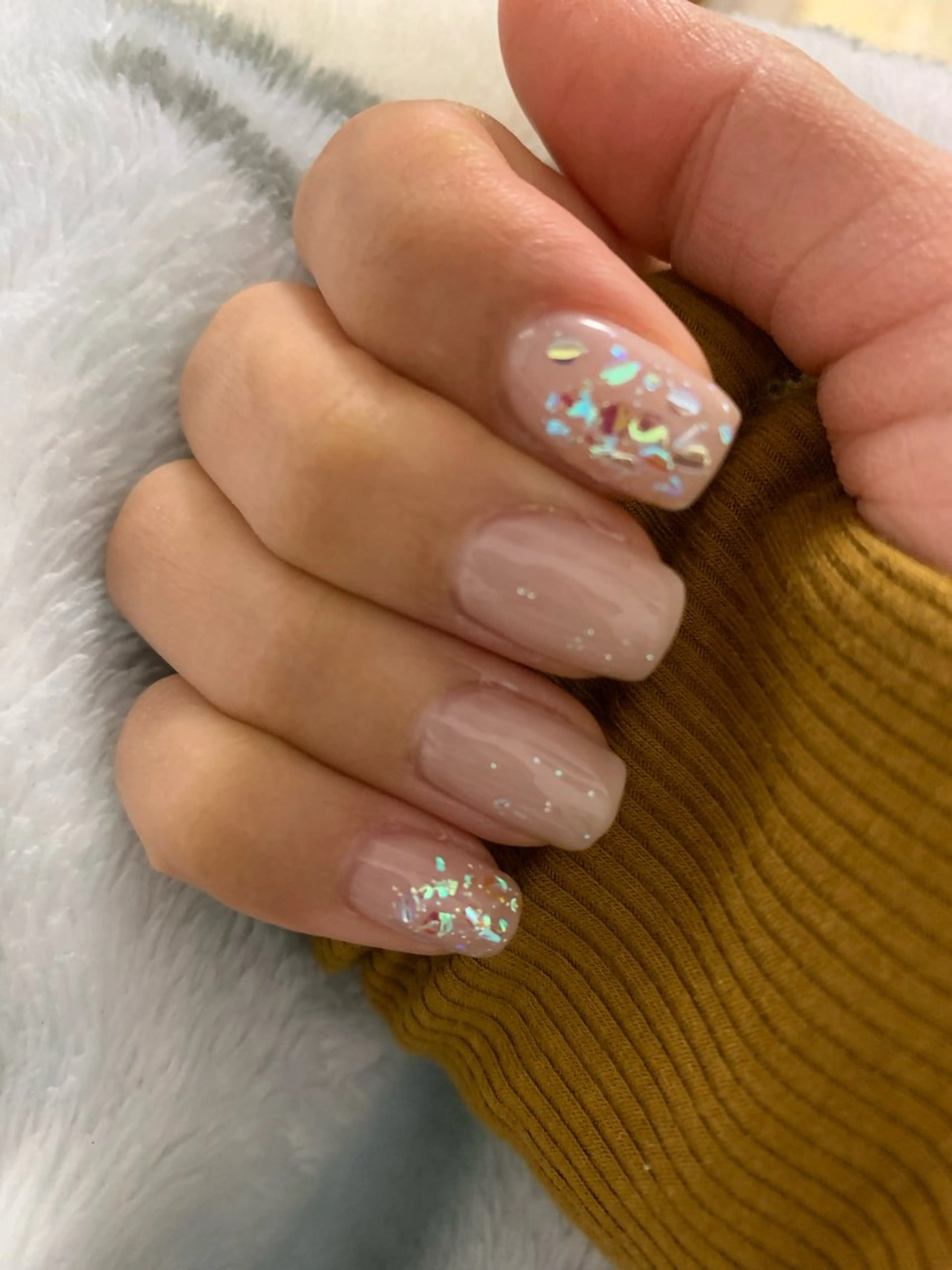 ミディアム R nailのネイルデザイン