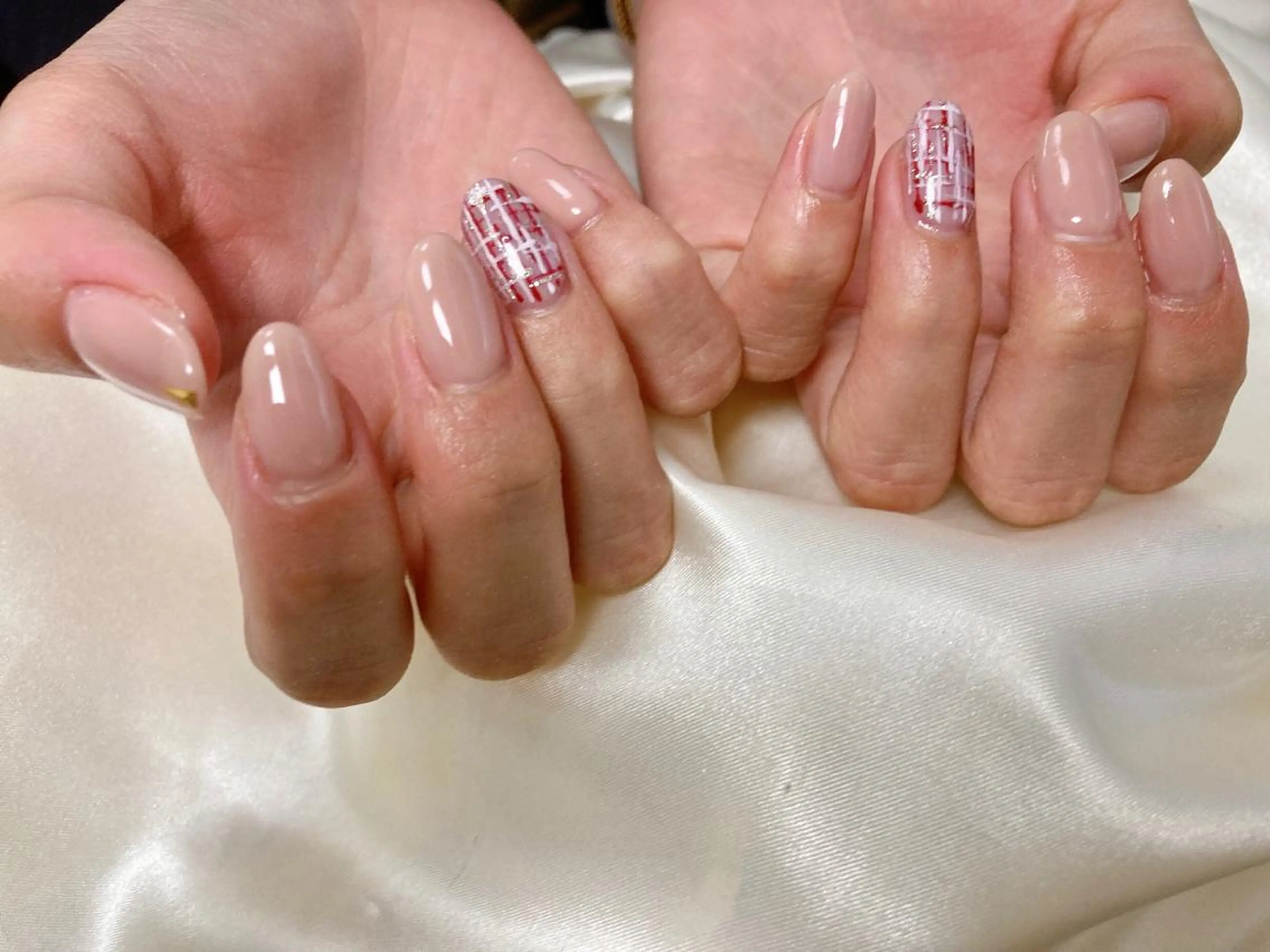 ネイル ツイードネイル mogunail &blowのネイルデザイン