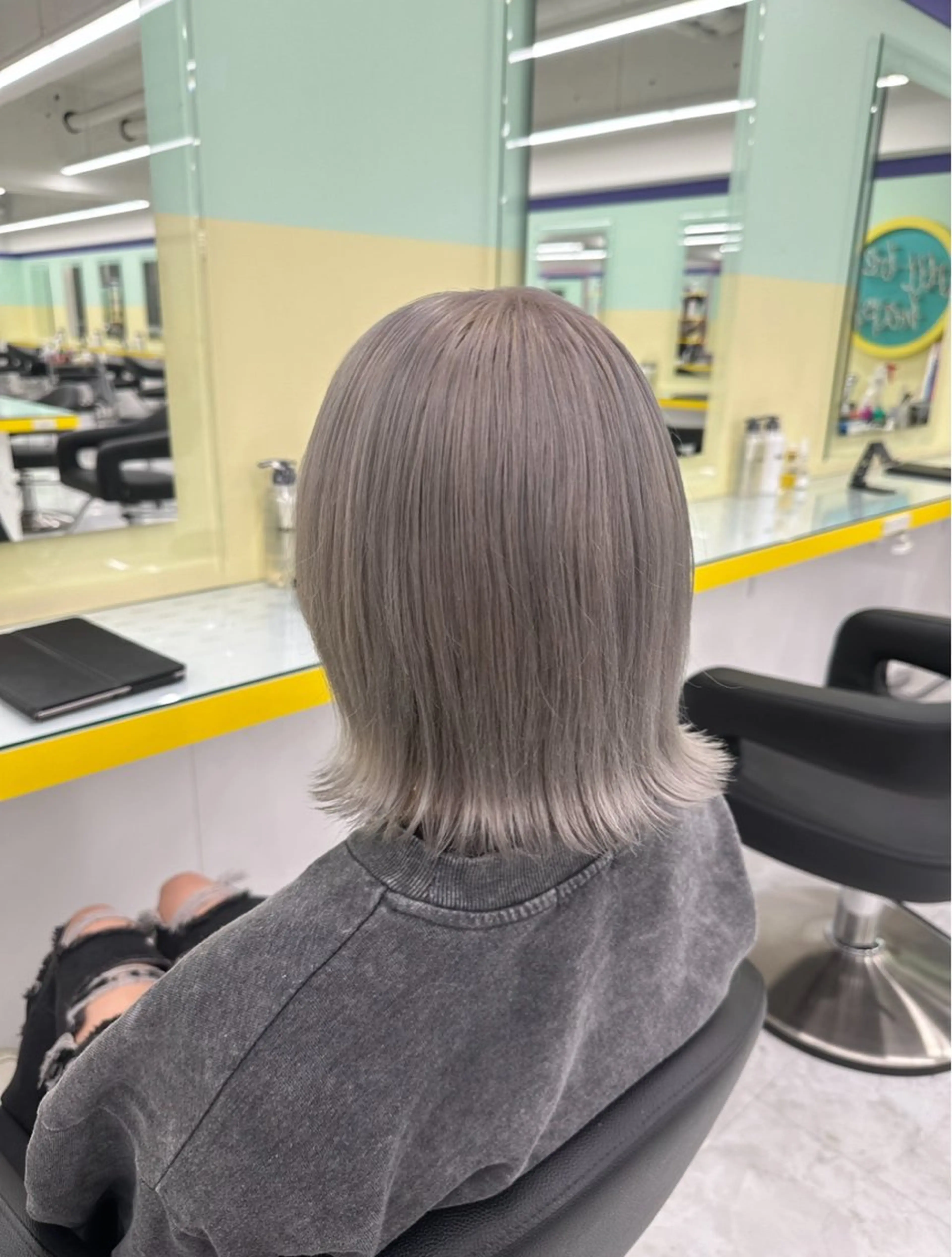 ショート 🍀yuria/ハイ トーン/ペールカラーのヘアスタイル