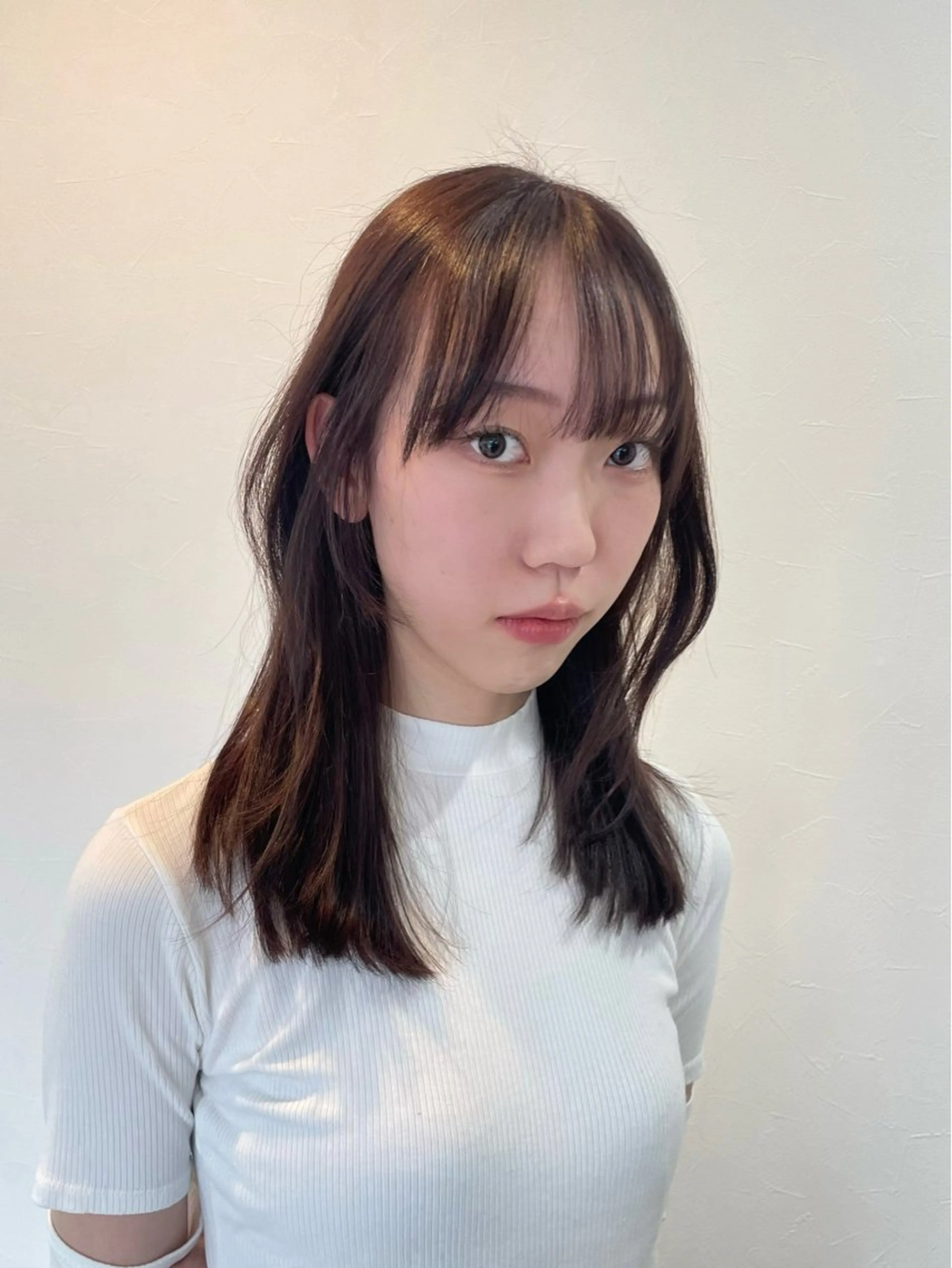 セミロング レイヤーカット トリートメント ヘアカラー 前川 瑞希のヘアスタイル