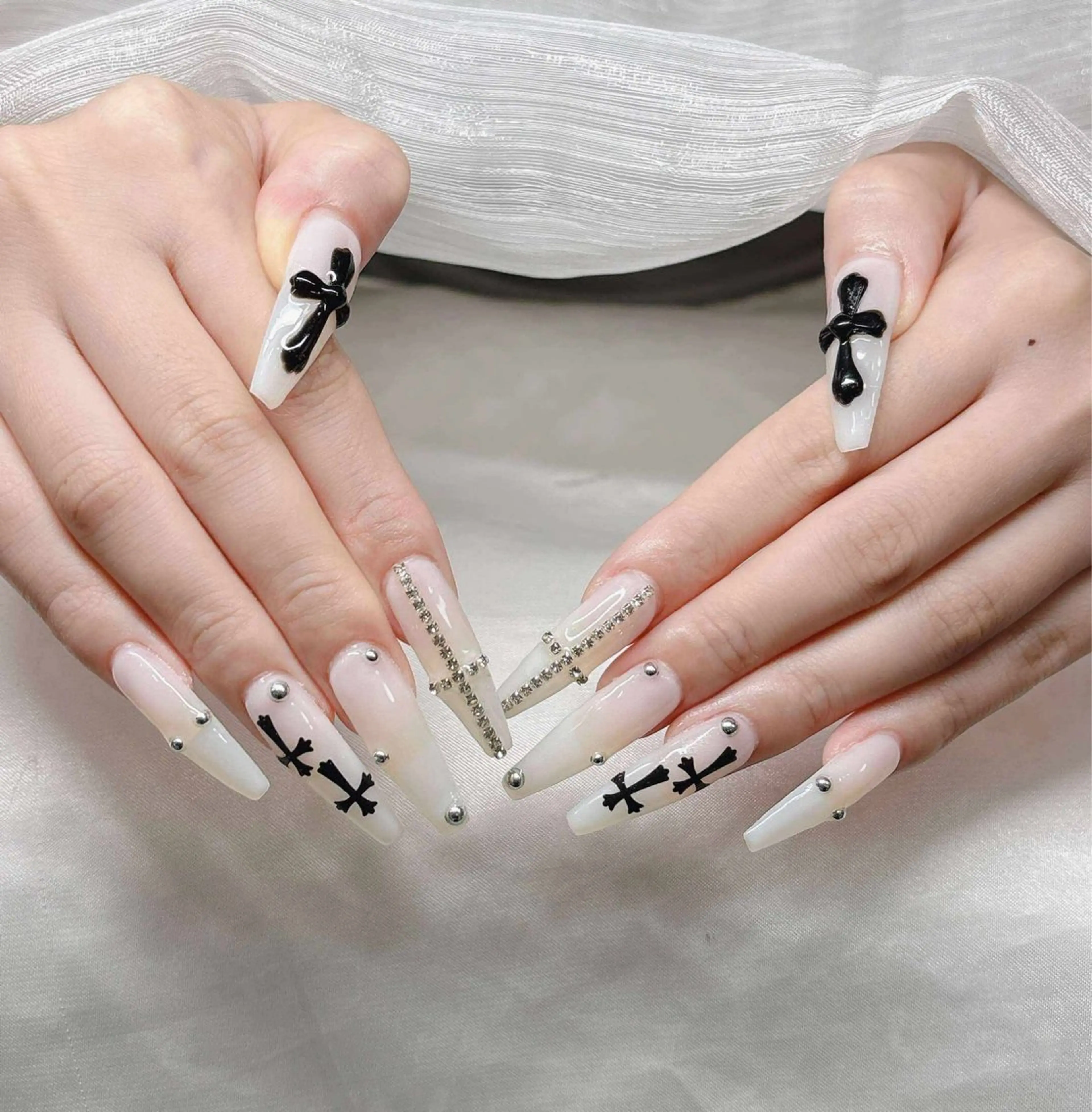 ネイル 長さ出し グラデーション 卒業式 キラキラネイル マグネットネイル ハンドネイル Lee Nailsのネイルデザイン