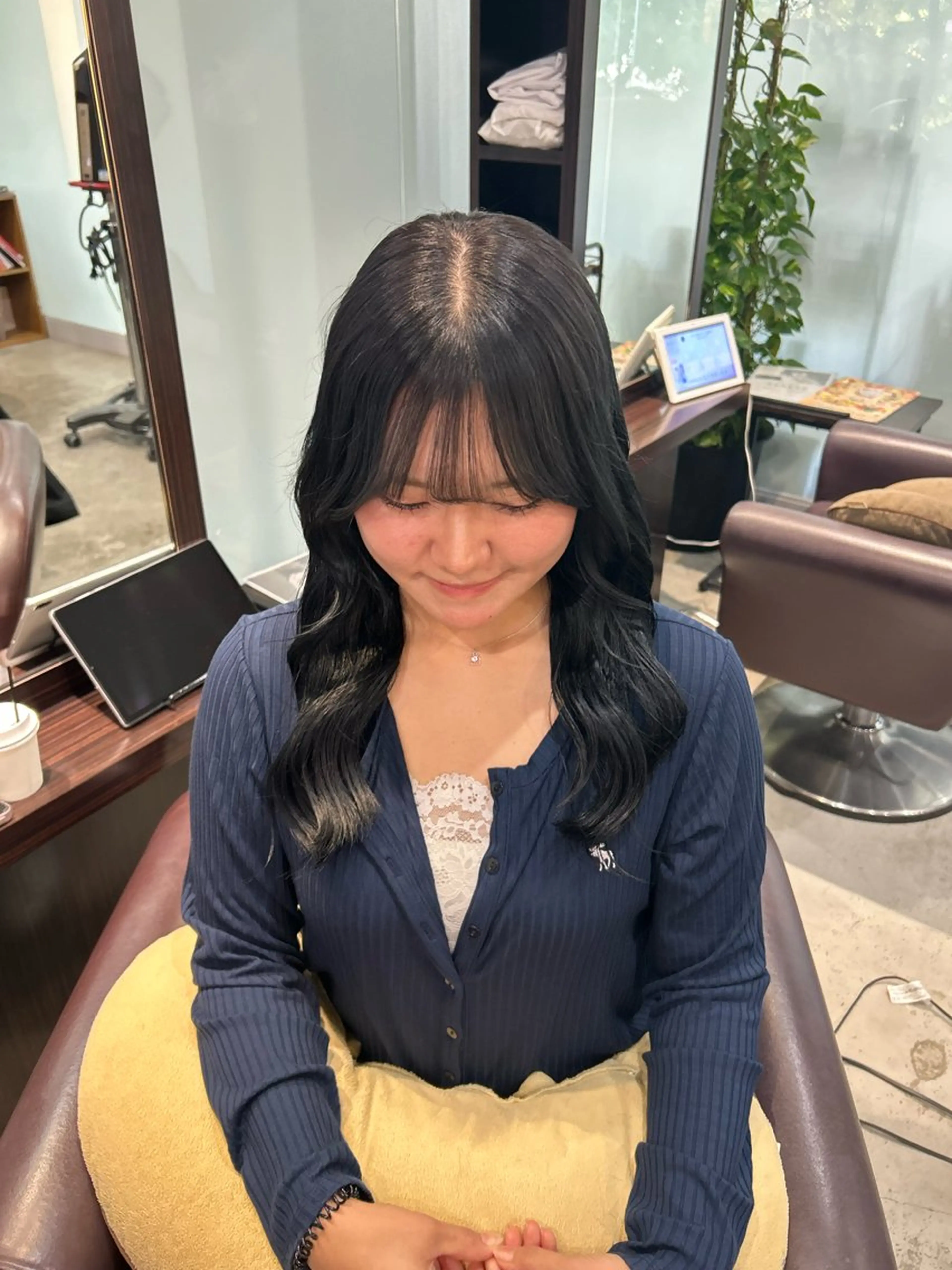 ロング カラー 黒髪 グレーブラック ヘアカラー 坂本奈都美 🎀のヘアスタイル