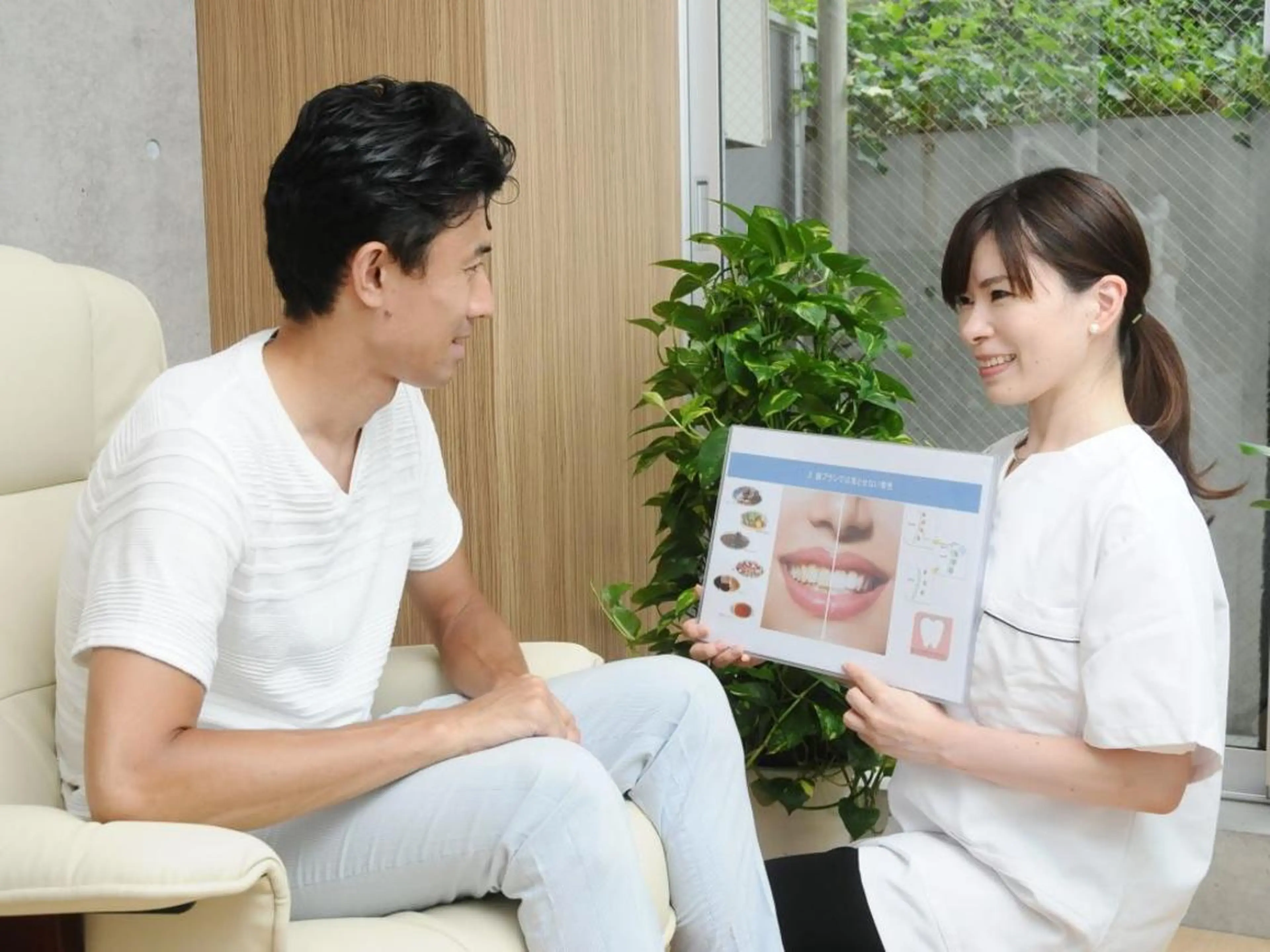 2ヶ月完結・美白コース　　[スペシャル] 3回来店チケット(1回のご来店で15分照射)・ホームホワイトニング2セットの写真