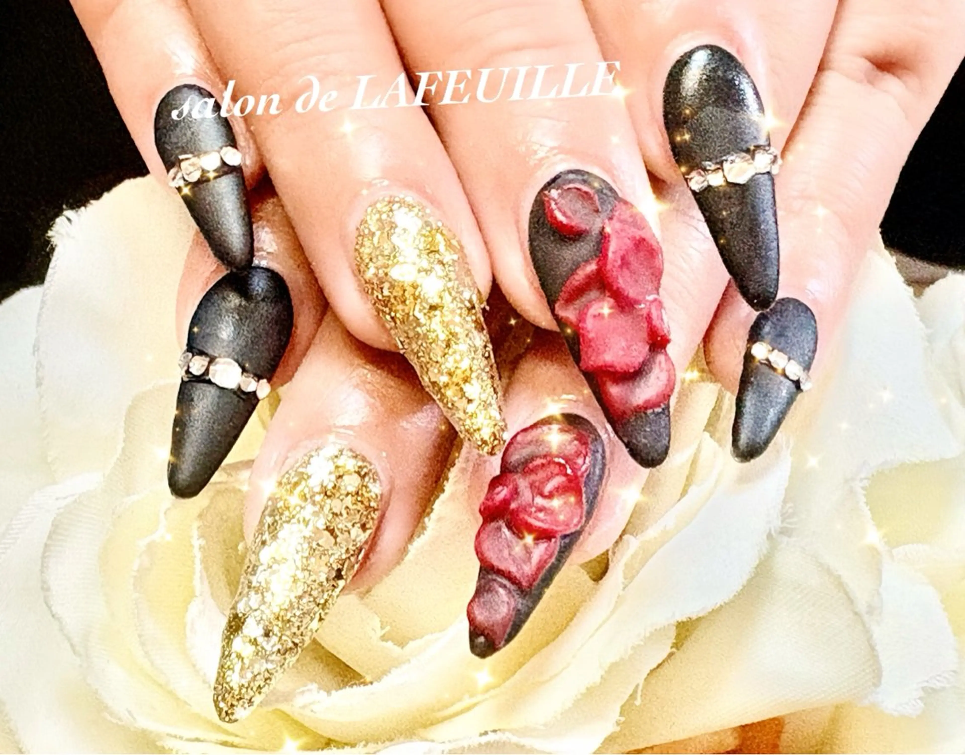 セミロング サロンドラフィーユ LAFEUILLEのネイルデザイン