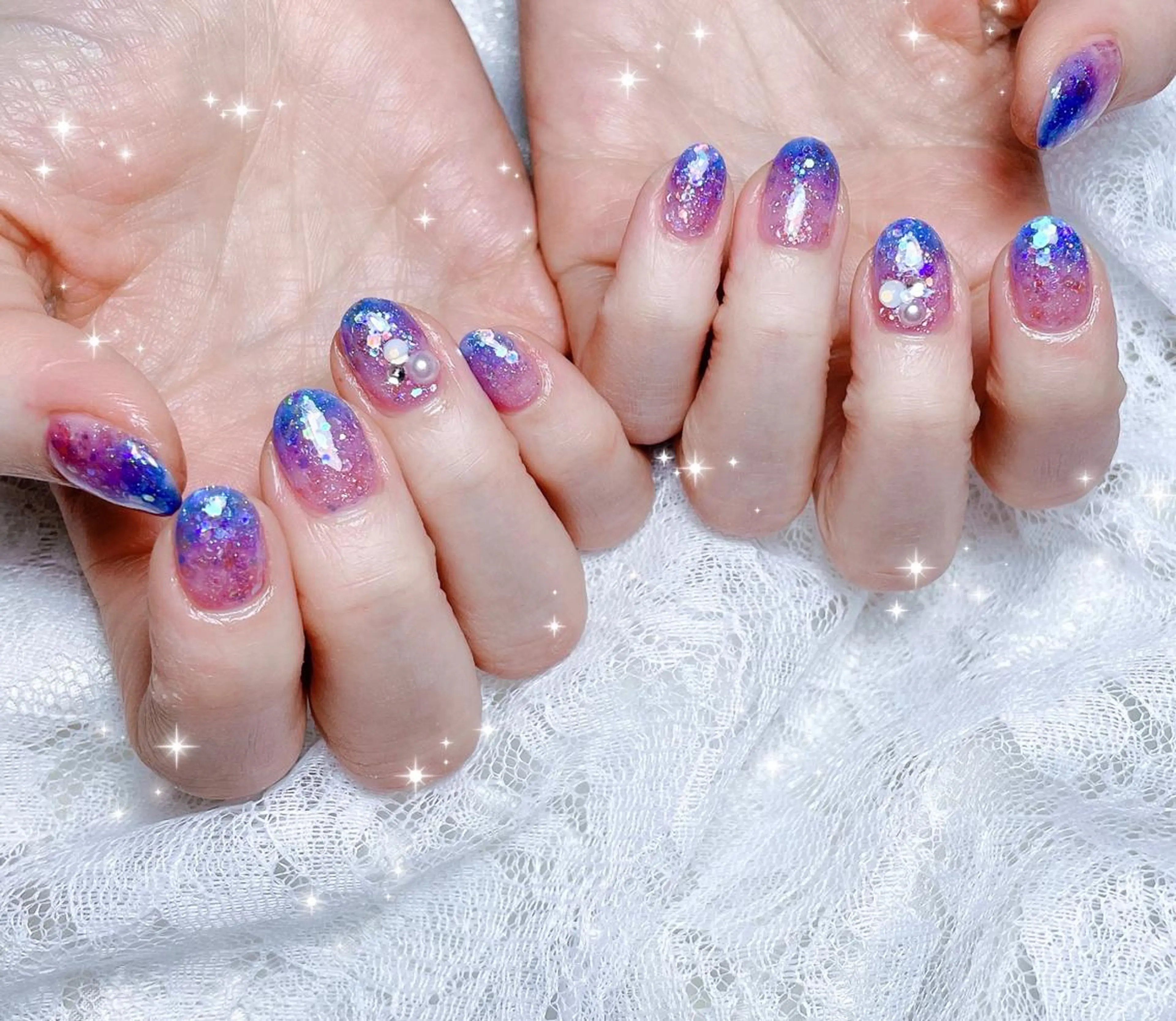 ネイル グラデーション キラキラネイル ハンドネイル FLARE NAIL フレアネイルのネイルデザイン