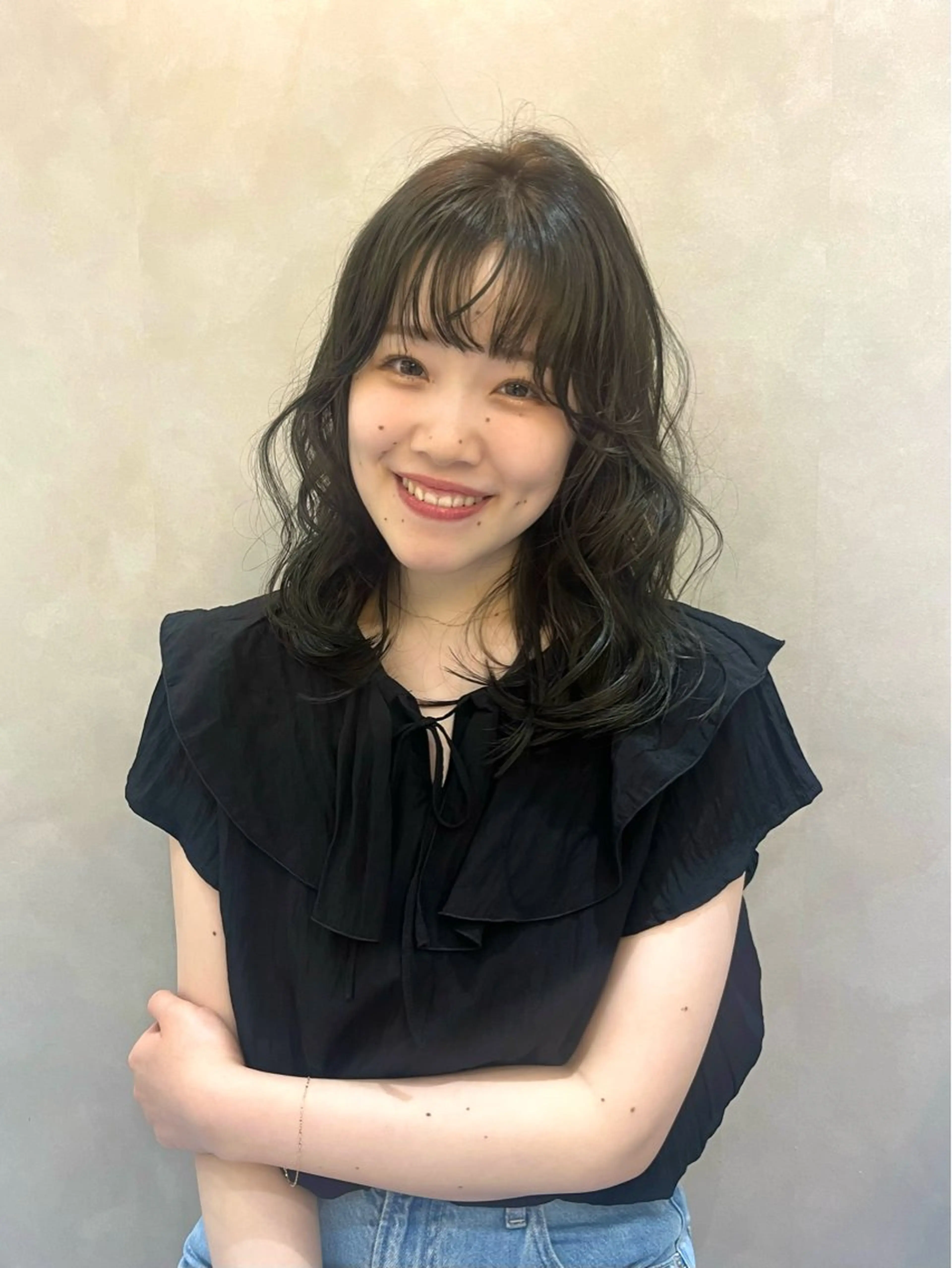 ミディアム カラー 透明感カラー ダークグレー ダークグレージュ グレージュ カット ヘアカラー トリートメント このか🕊️ベージュ /グレージュ/カットのヘアスタイル