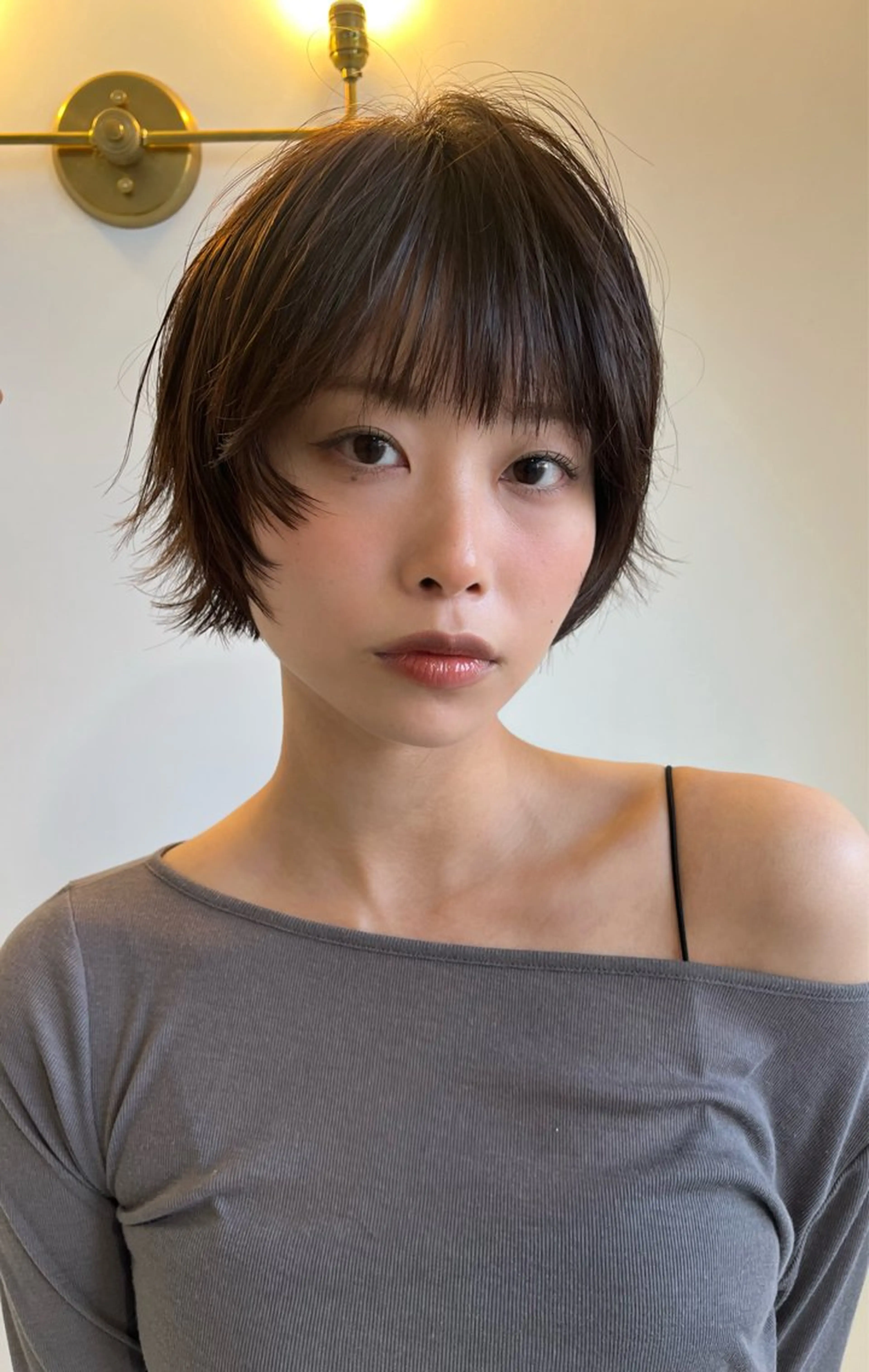 ショート カラー ショートレイヤー レイヤーカット ショートヘア 網谷 萌夏のヘアスタイル
