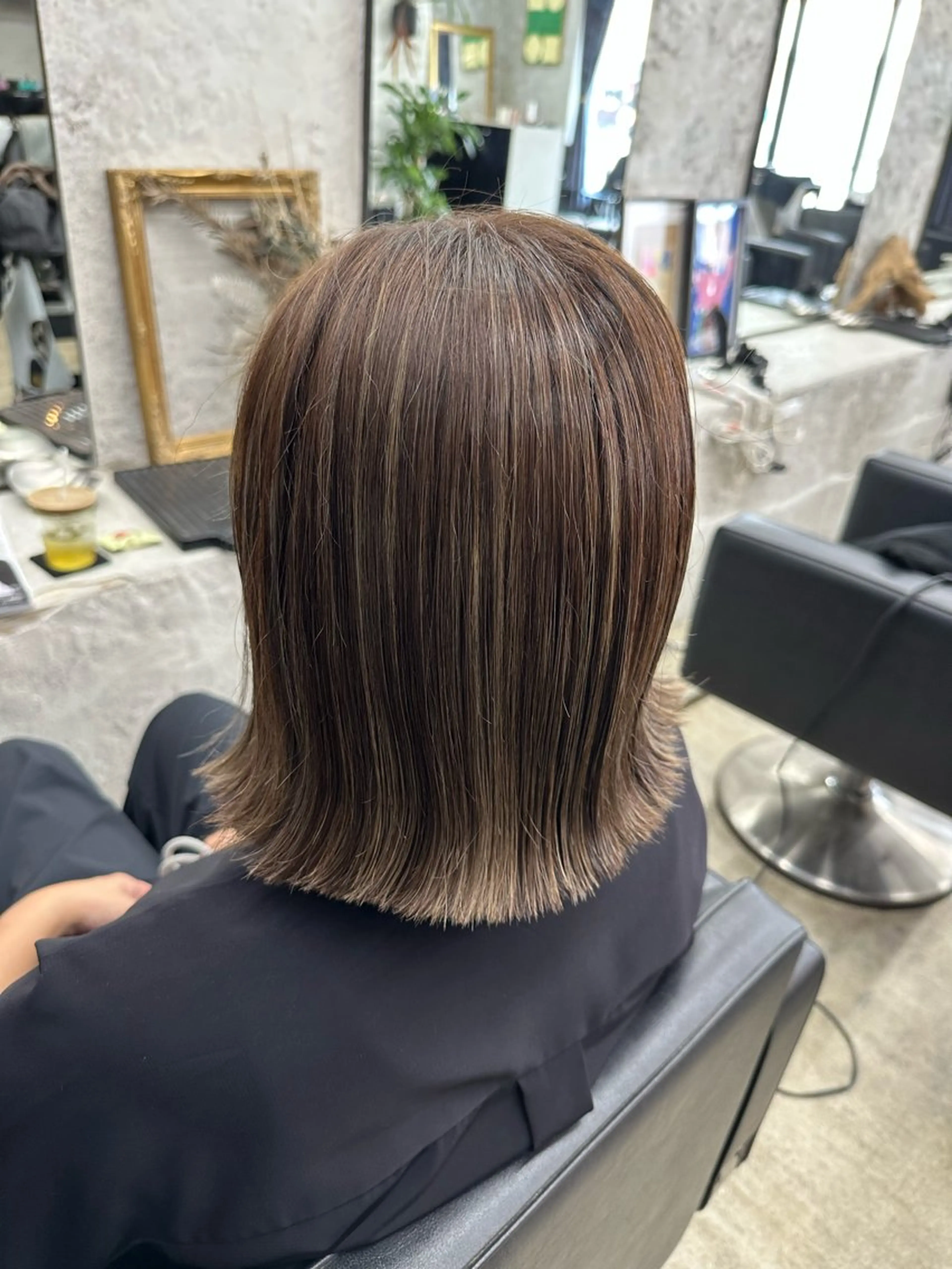 ショート カラー 切りっぱなしボブ ハイライトカラー ボブ ハイライト カット ヘアカラー トリートメント 🪐LANDS🪐 福垣 海也のヘアスタイル