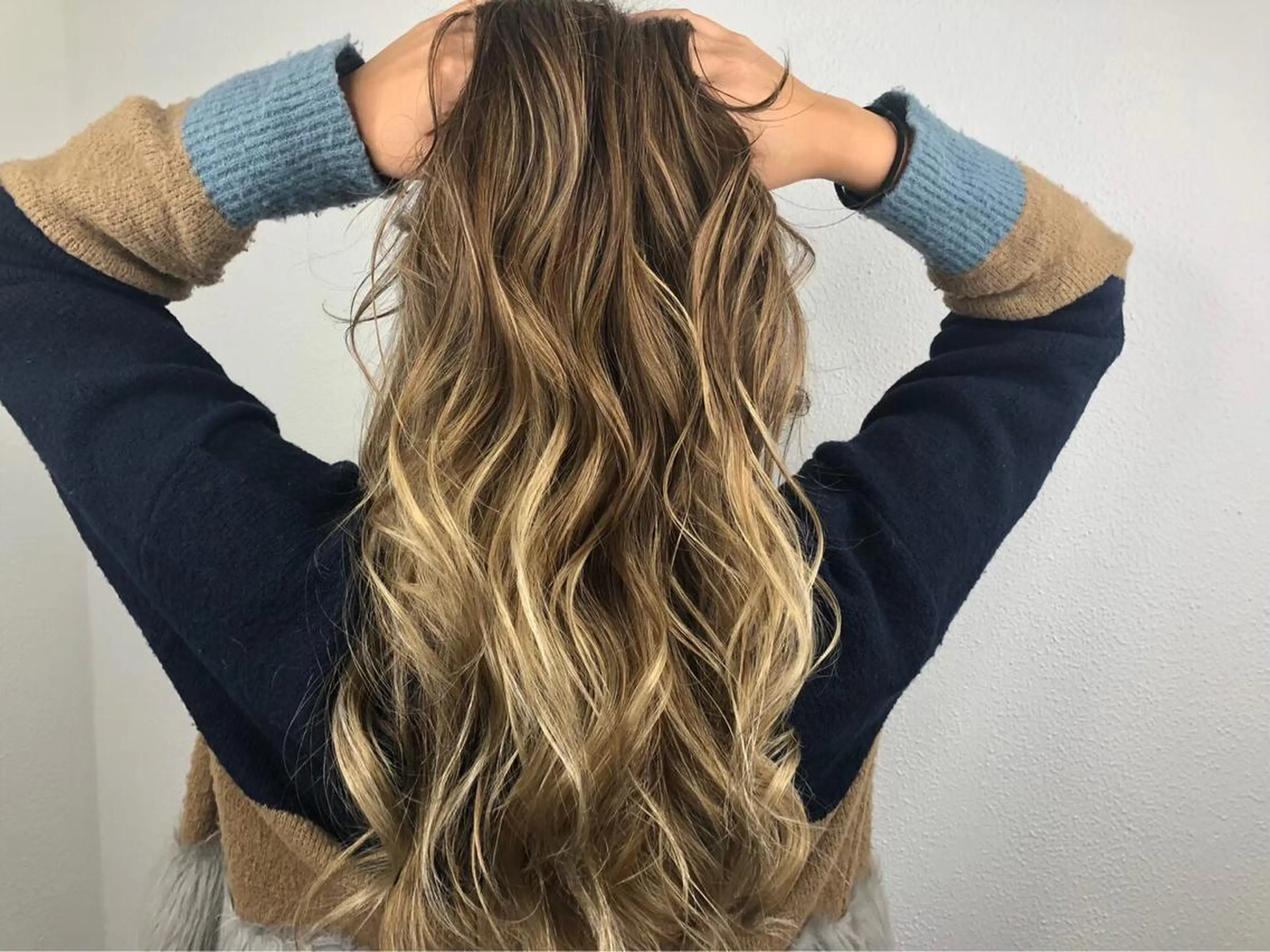 ロング カラー グラデーションカラー ハイトーンカラー 🎊ルービック 京橋店💛のヘアスタイル