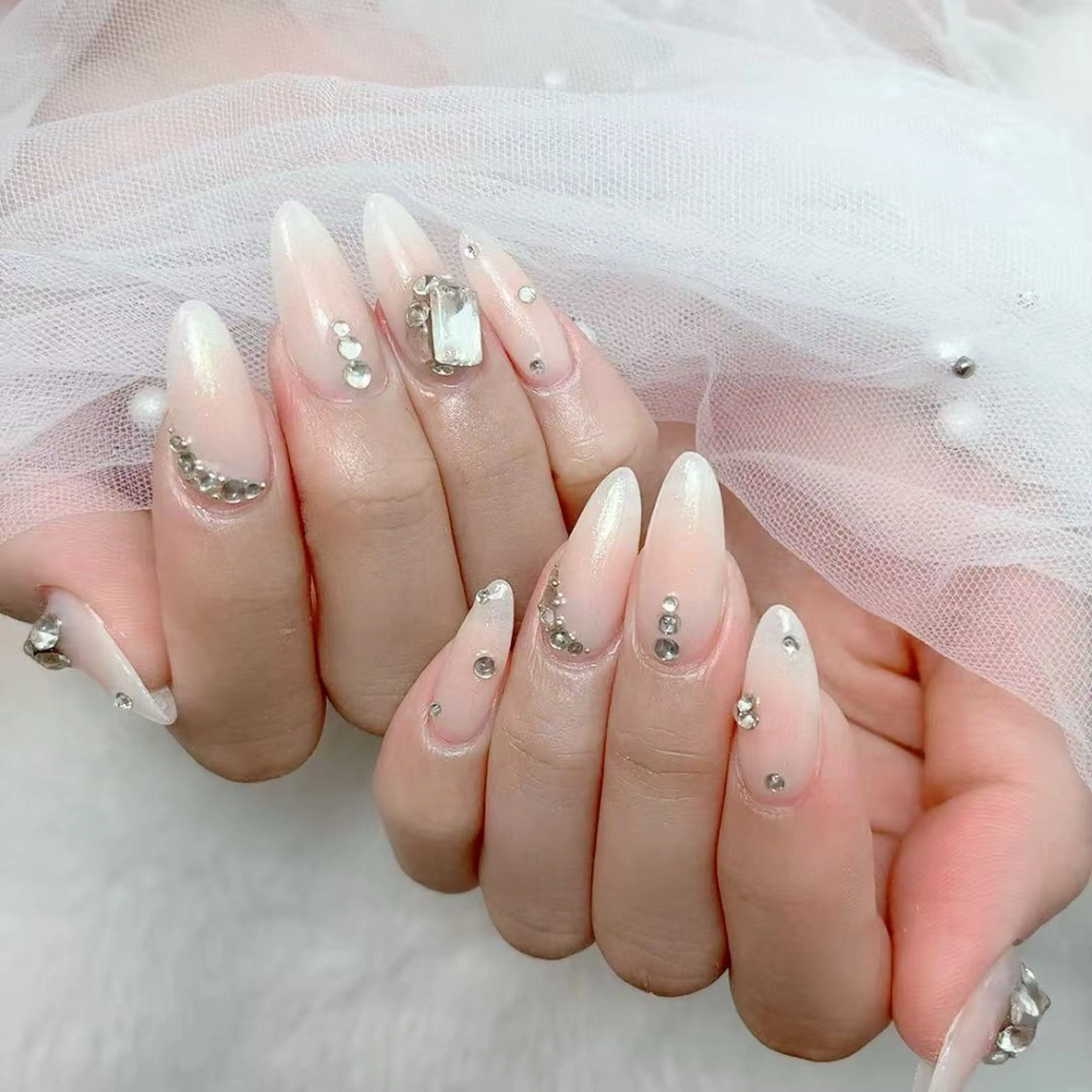 ネイル アートネイル フットネイル ジェルネイル マグネットネイル パラジェル ハンドネイル B·U Nail大宮 長さだし専門店のネイルデザイン