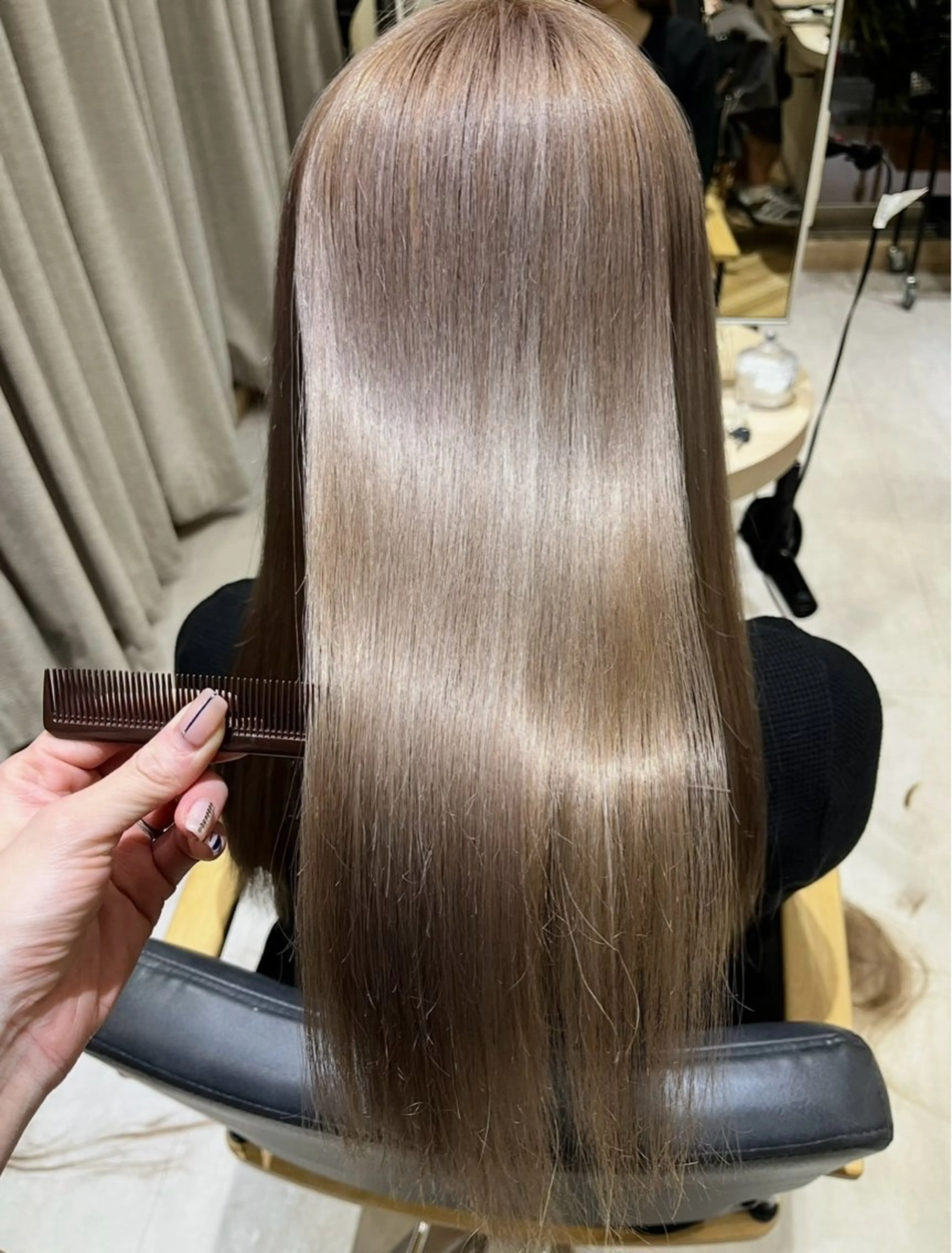 【ダメージ補修×ボリュームダウン🏅】ケアカラー+カット+髪質改善トリートメントの写真