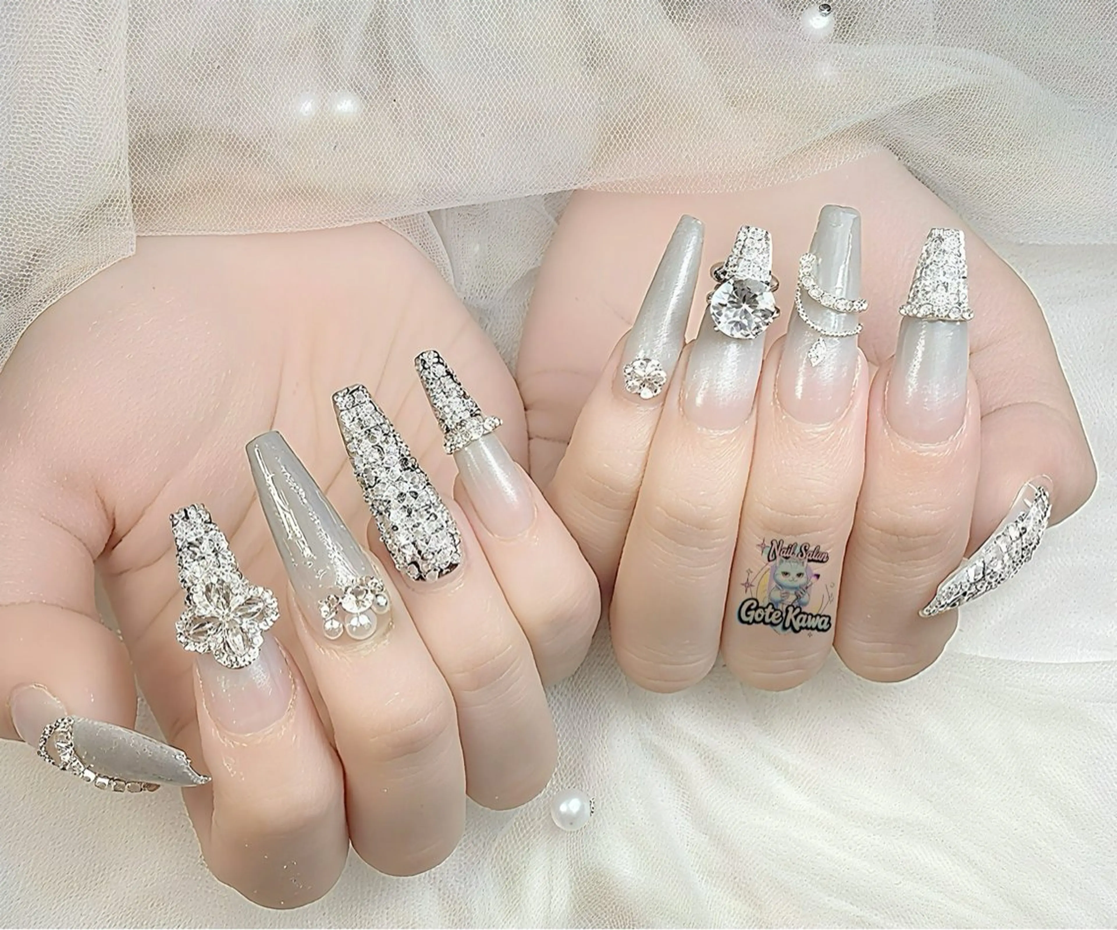 ネイル グラデーション 持ち込み シルバー ストーンネイル ツイードネイル ハンドネイル ハンドケア Gote Kawa nail salonのネイルデザイン