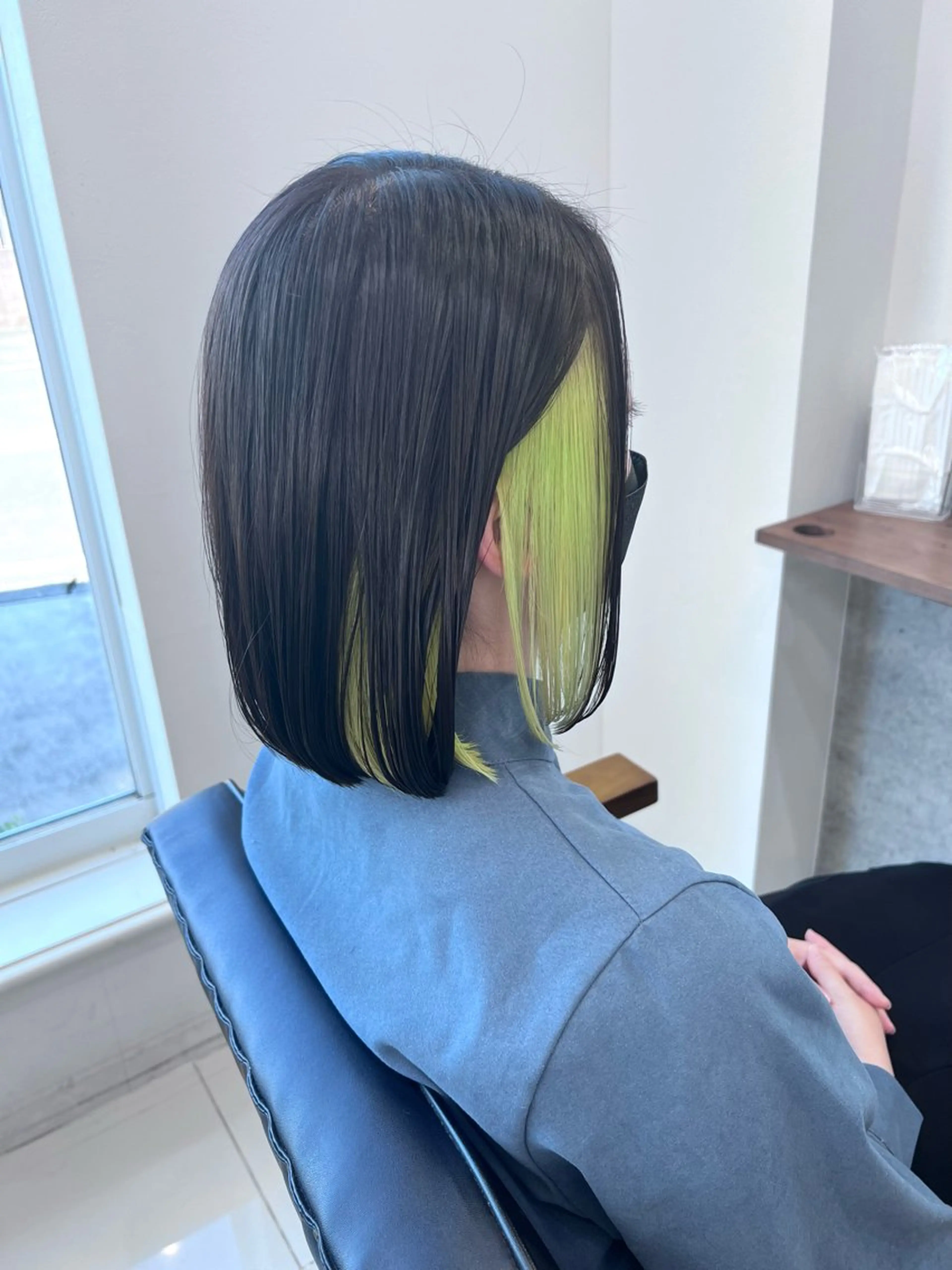 ミディアム カラー インナーカラー ヘアカラー トリートメント VIRAL ヴァイラルのヘアスタイル