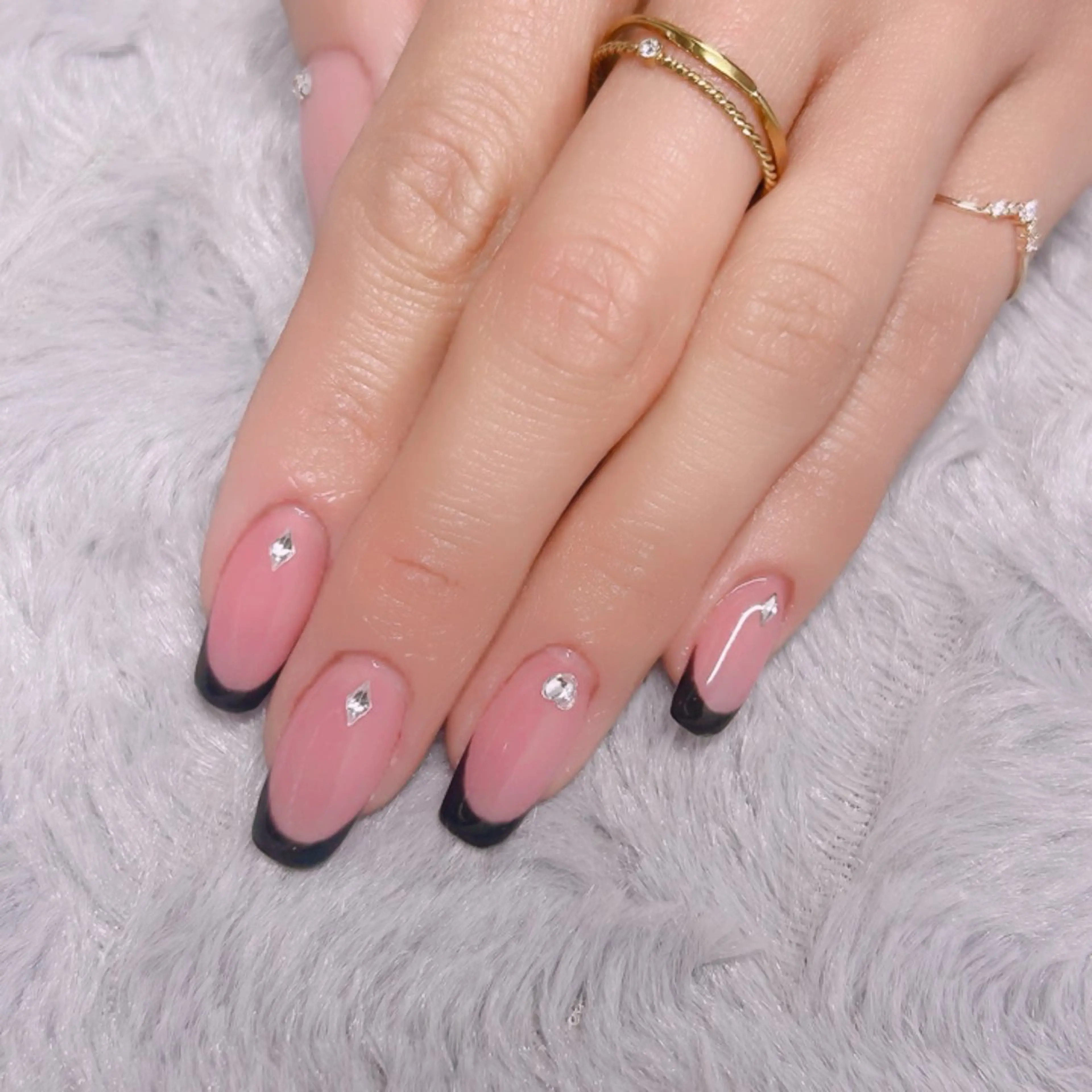 ネイル フレンチネイル ピンク ANNE綾瀬店 eriのネイルデザイン