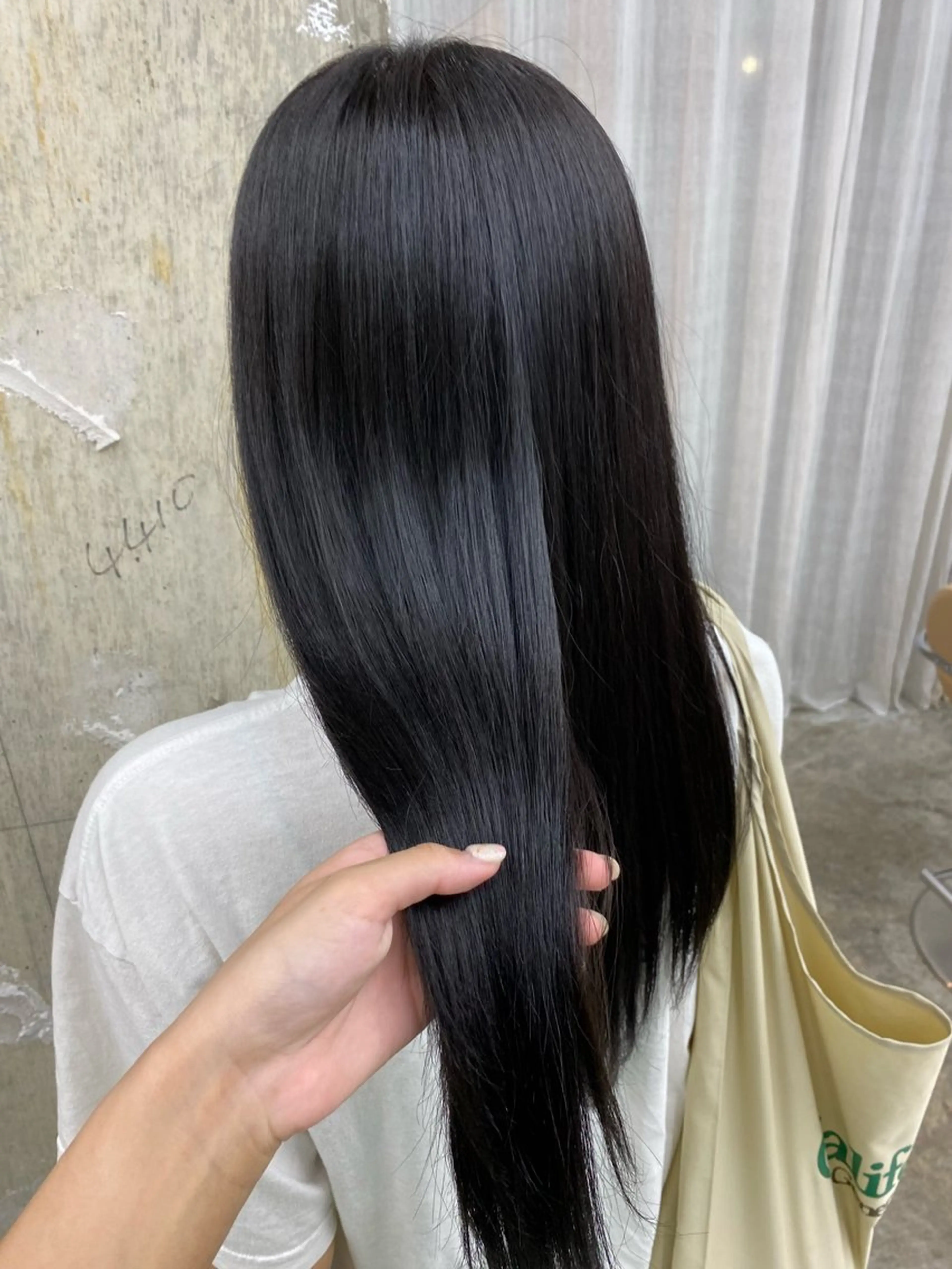 ロング KVELL ユナのヘアスタイル