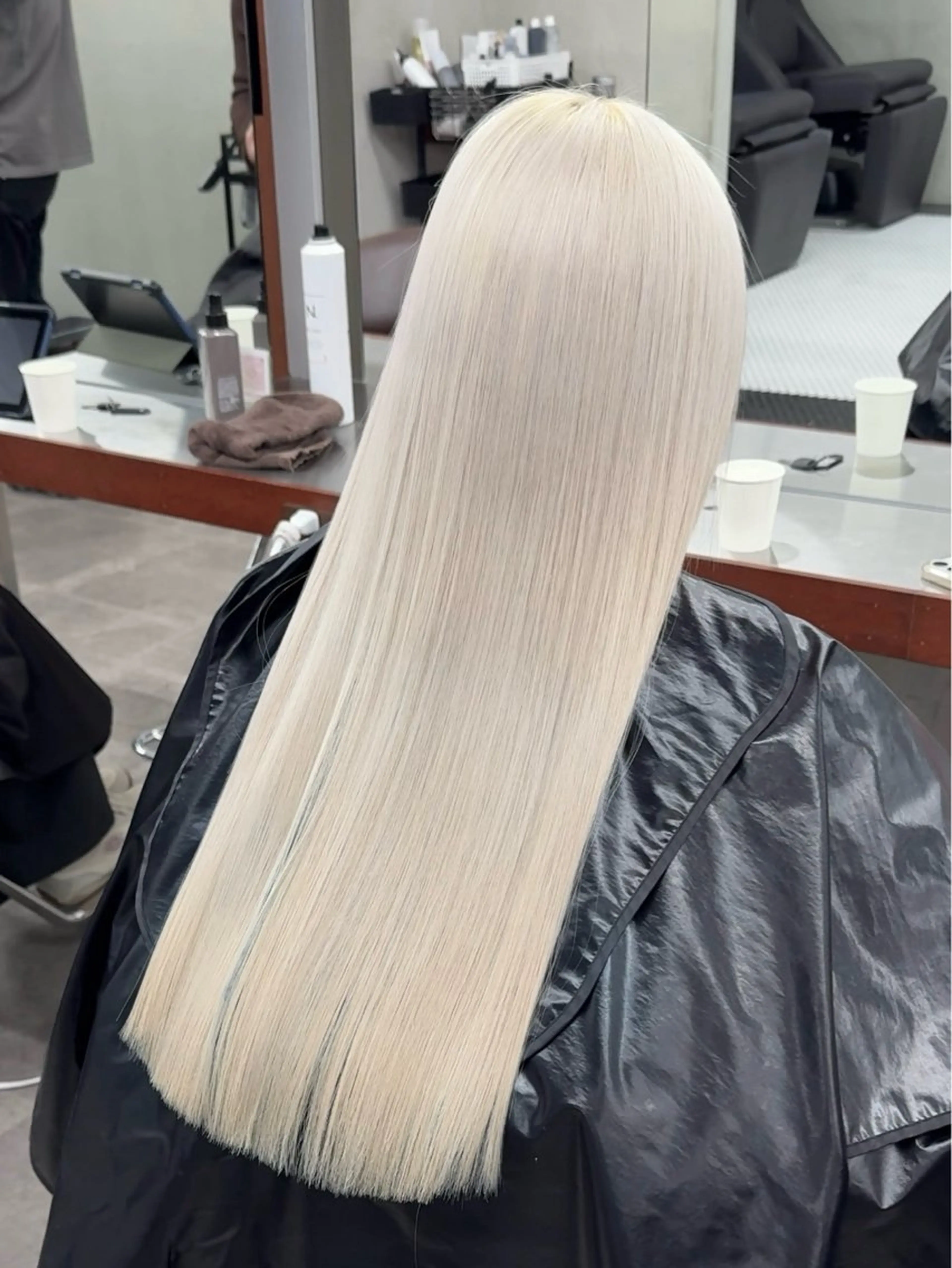 ロング カラー アッシュ ベージュカラー ブリーチ ケアブリーチ ダブルカラー カット ヘアカラー トリートメント ブリーチ　ハイトーン 特化🌈フジタハルキのヘアスタイル