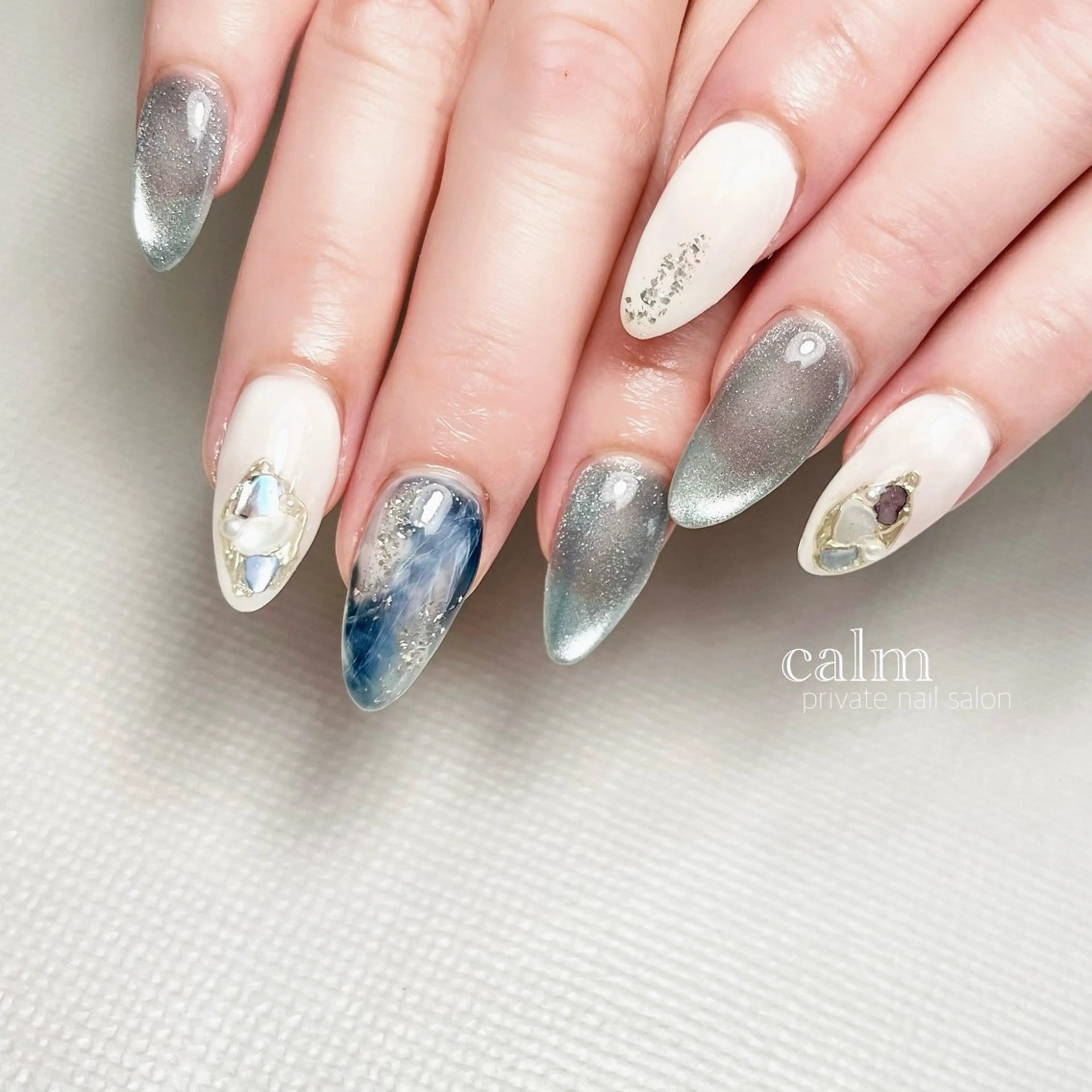 ネイル ハンドネイル calm 〔ｶｰﾑ〕のネイルデザイン