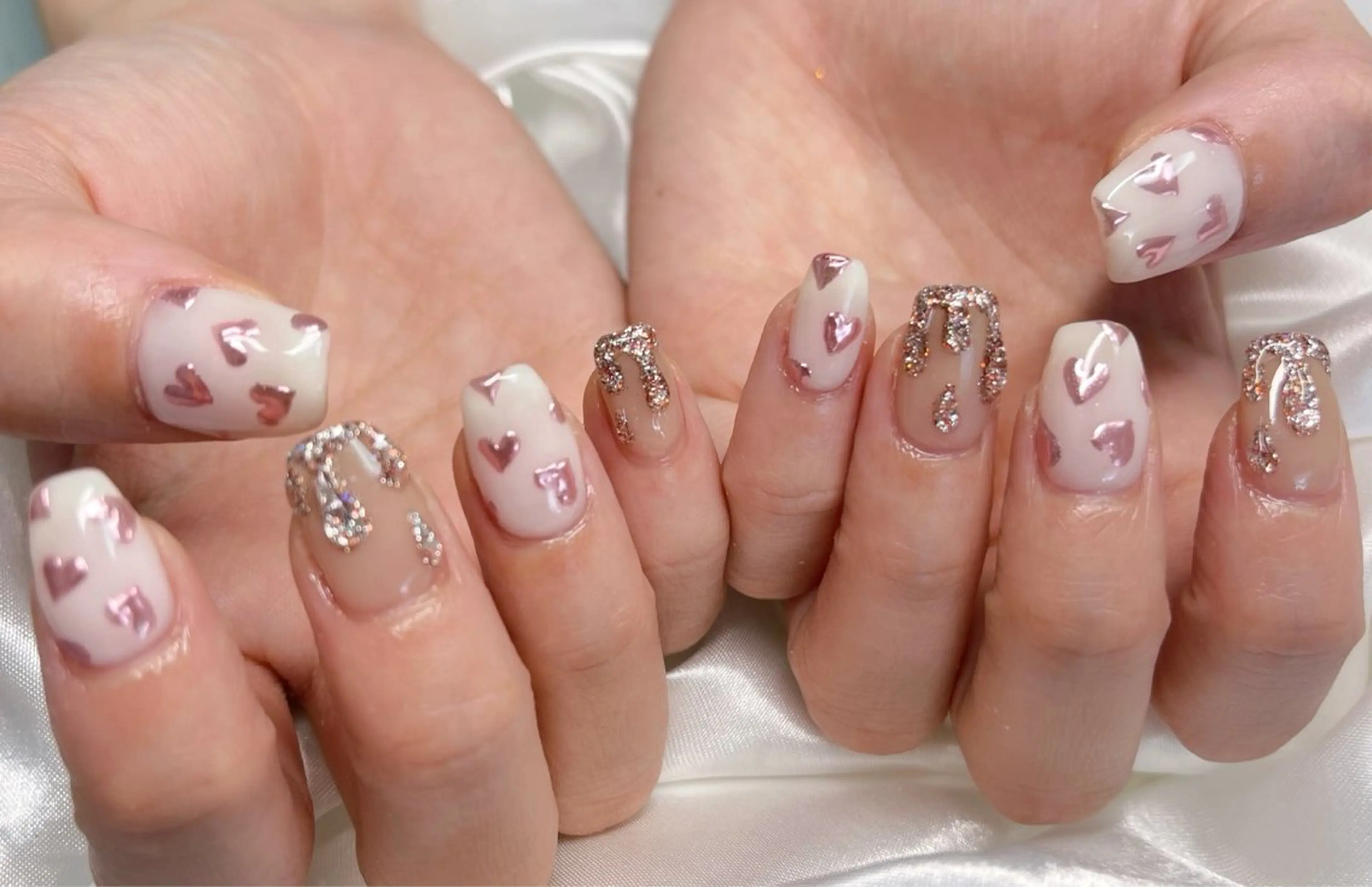 ネイル ハート キラキラネイル ミラーネイル ハンドネイル 松田 由真のネイルデザイン