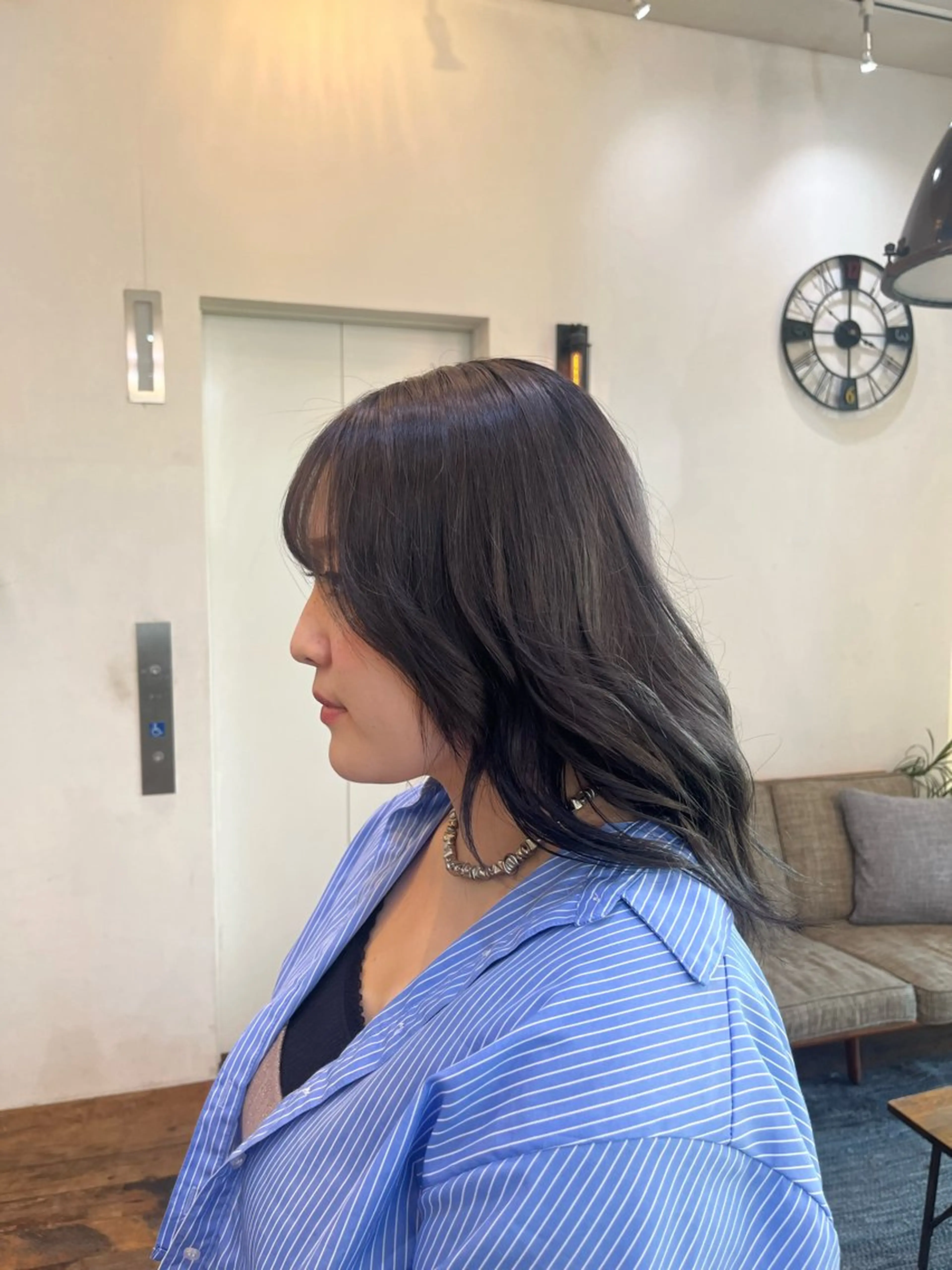 カラー ブリーチ グレージュ ✩.*˚こなね /パーマモデル募集中のヘアスタイル