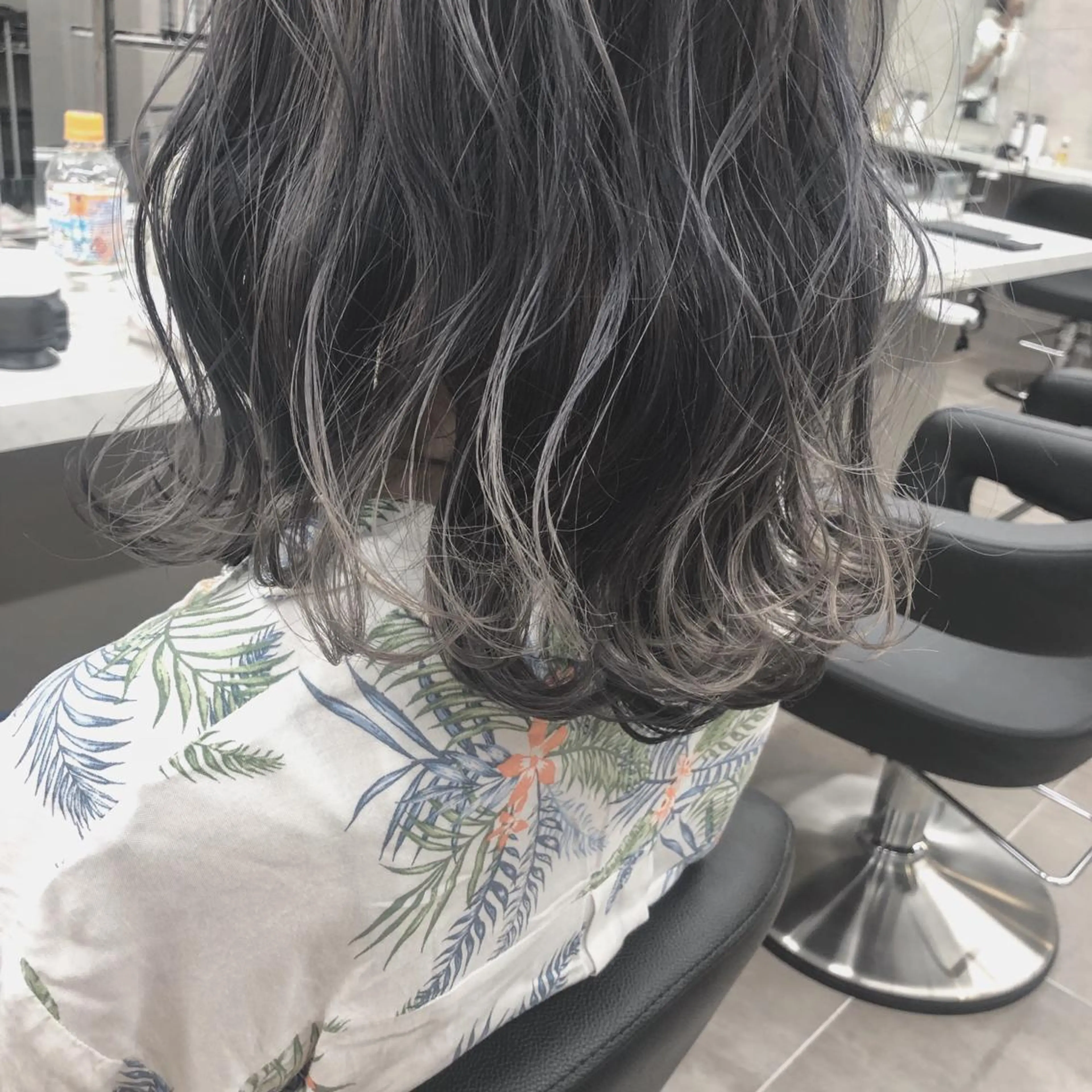 ミディアム カラー ヘアアレンジ アッシュ シルバー シルバーアッシュ 美髪矯正/透明感カラ ー🫧YUUKI🫧のヘアスタイル
