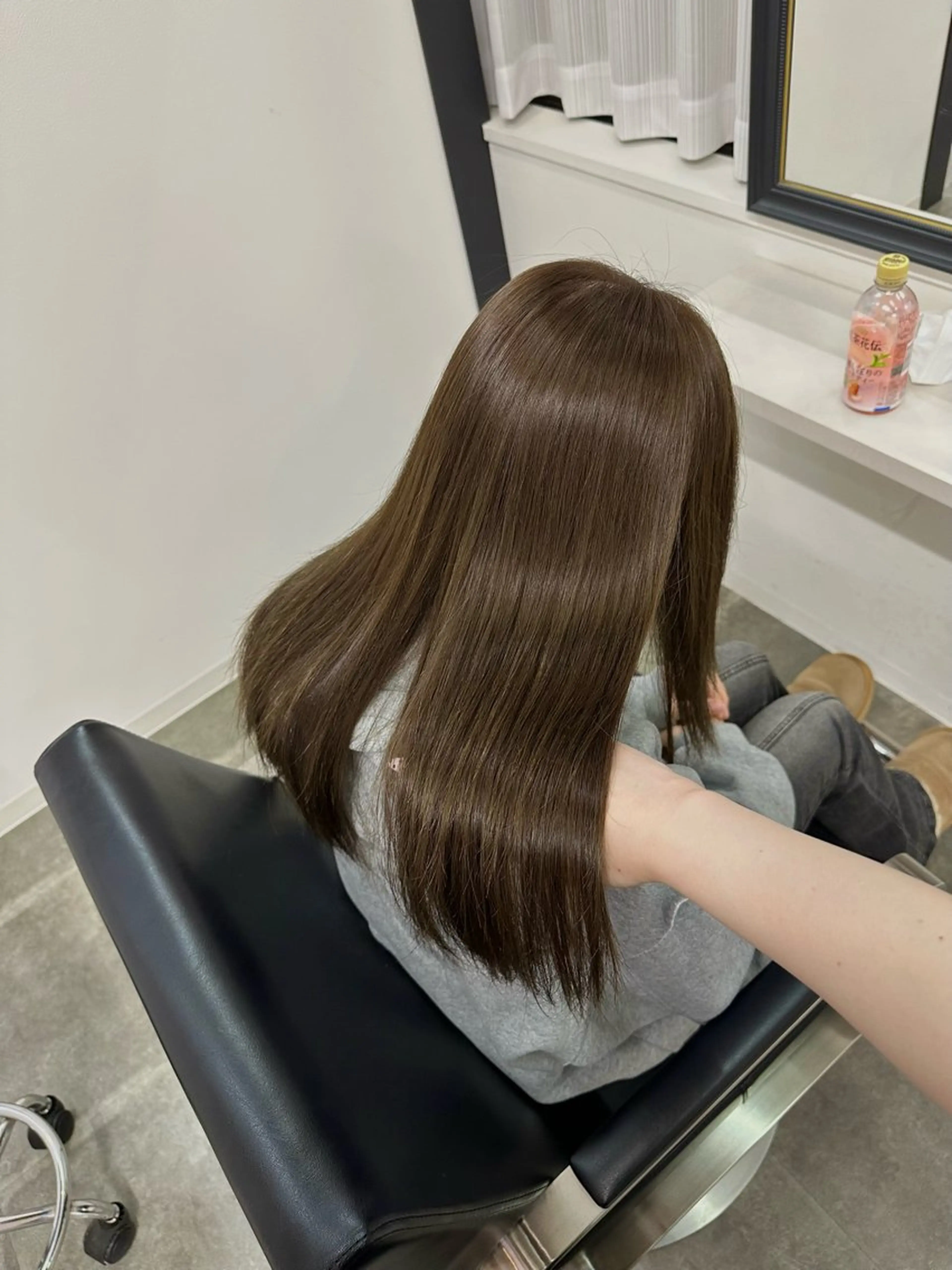 ロング カラー ヘアカラー トリートメント mana／ブリーチ なし／ベージュ／暖色のヘアスタイル