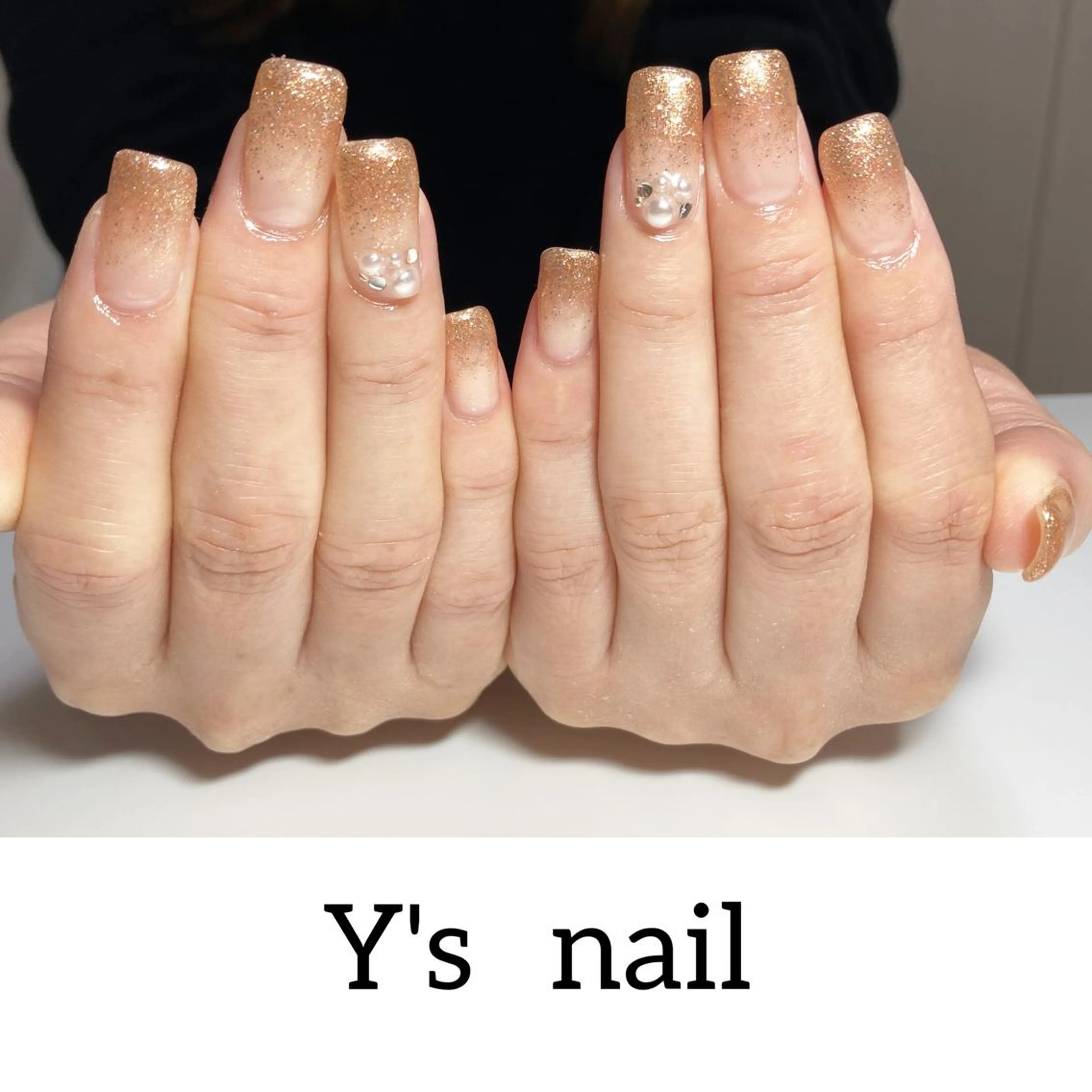 ネイル グラデーション ラメ(グリッター) ラメグラデーション 手書きが得意🖌️ Y’s  nailのネイルデザイン