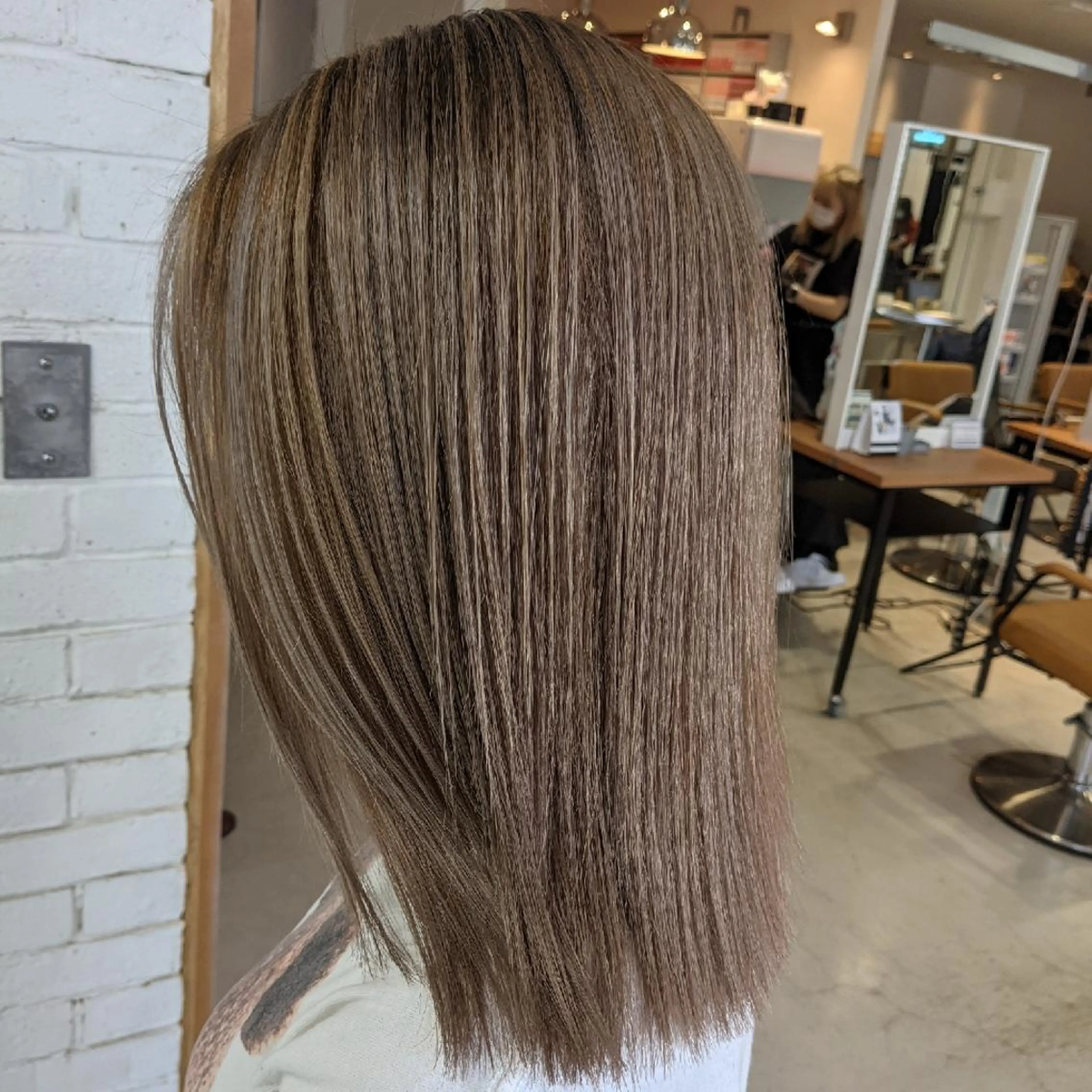 ミディアム カラー カット ヘアカラー トリートメント nameless髪質 改善ブリーチ心斎橋のヘアスタイル