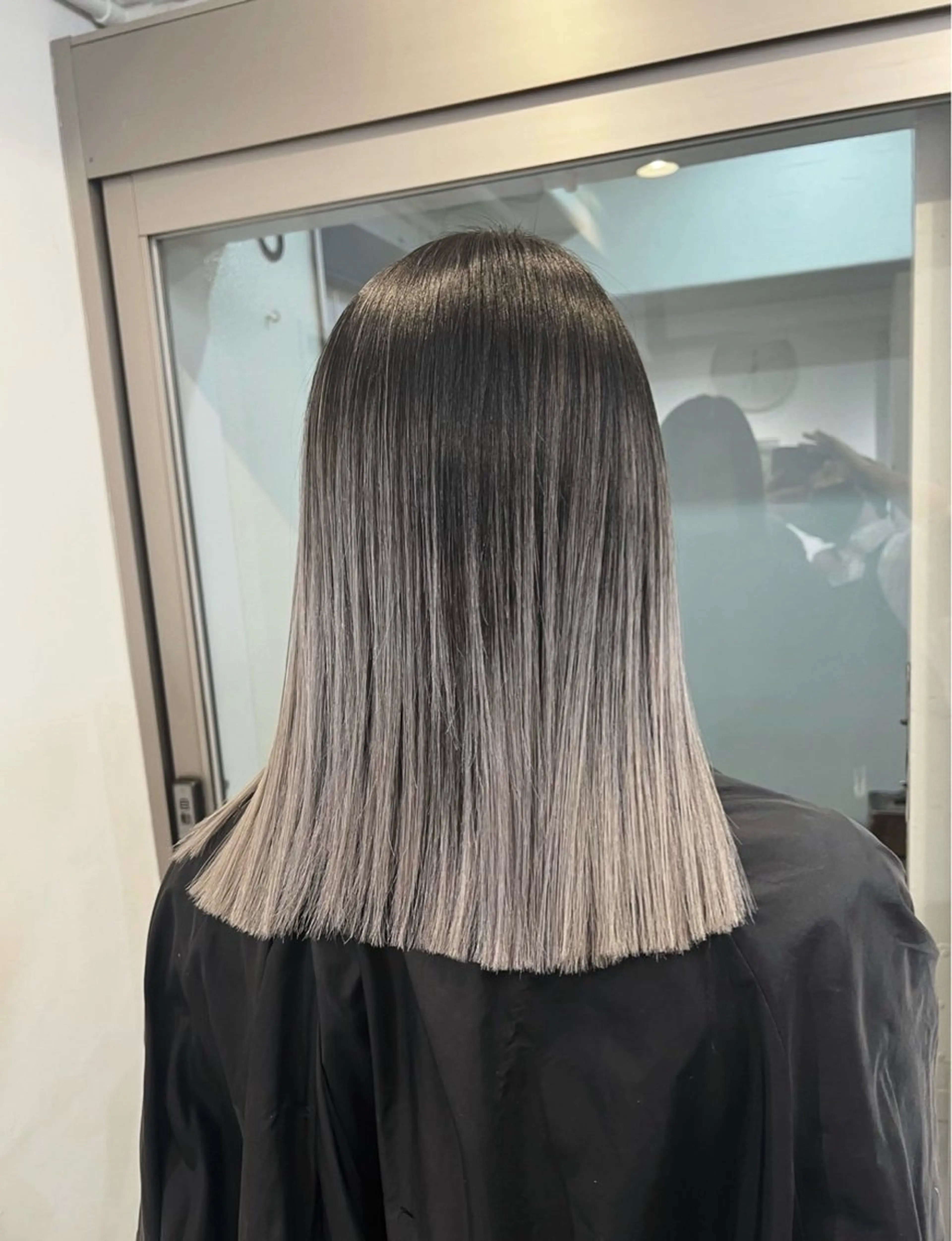 ミディアム カラー バレイヤージュ グレージュ レイヤーカット ヘアカラー トリートメント ROBIN所属・指名数No.1 /NAOYAのヘアスタイル