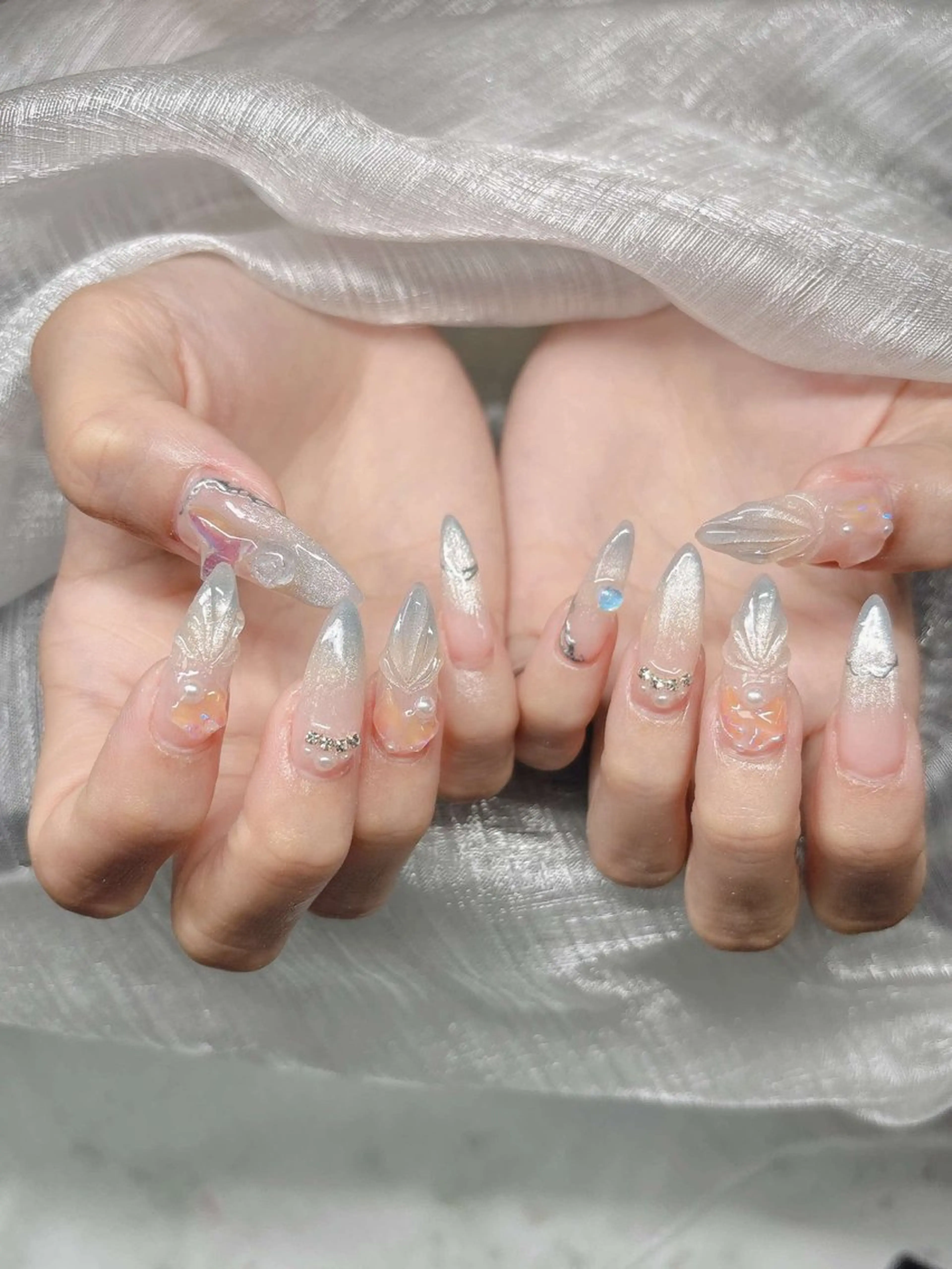 ネイル ハンドネイル Lee Nailsのネイルデザイン