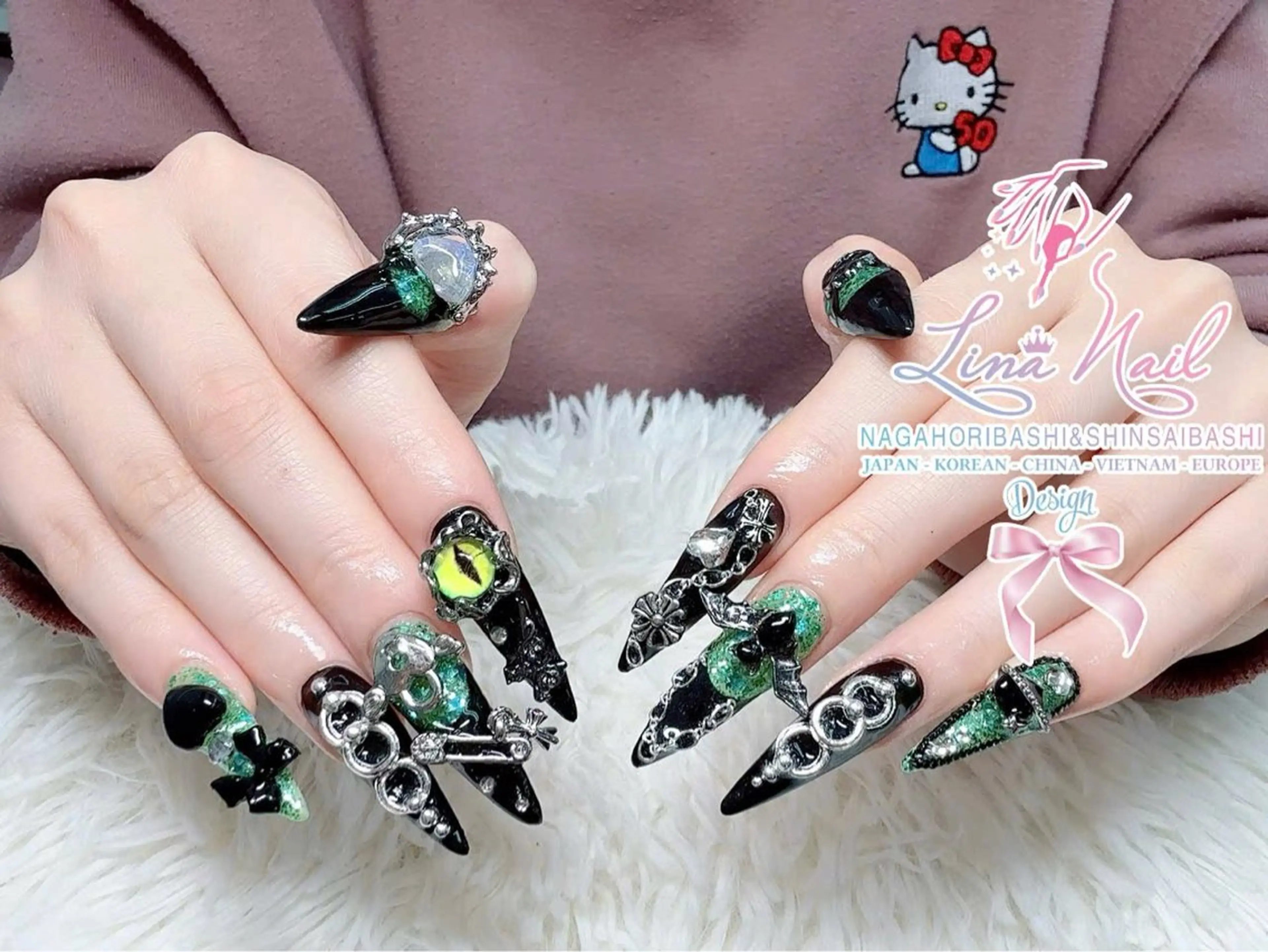 セミロング 韓国風ヘア クリスマス ハンドネイル Linanail Nambaのネイルデザイン