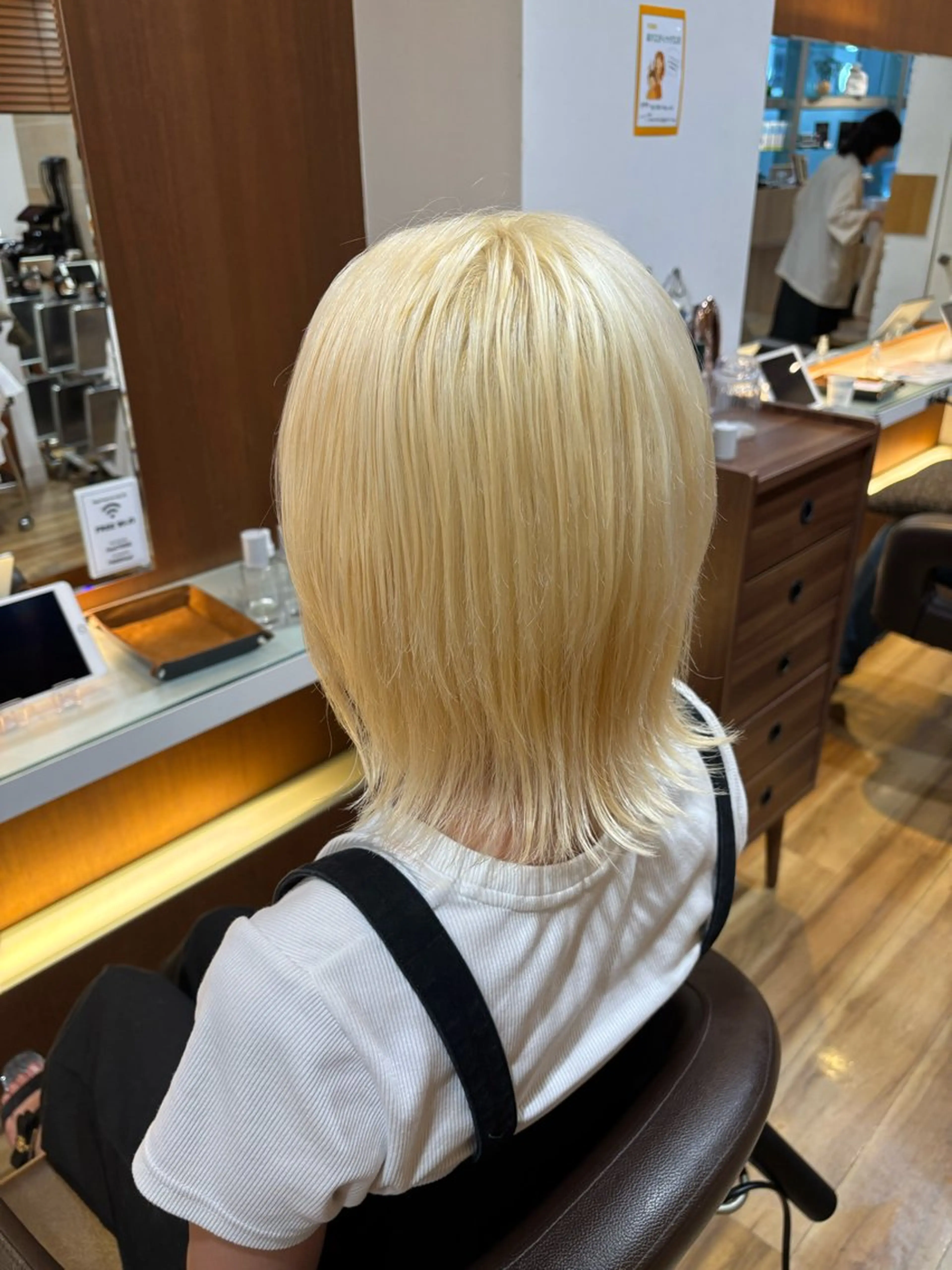 ショート カラー ブリーチ 外ハネヘア カット ヘアカラー トリートメント ナチュラルスタイル feel/則長 玲央のヘアスタイル