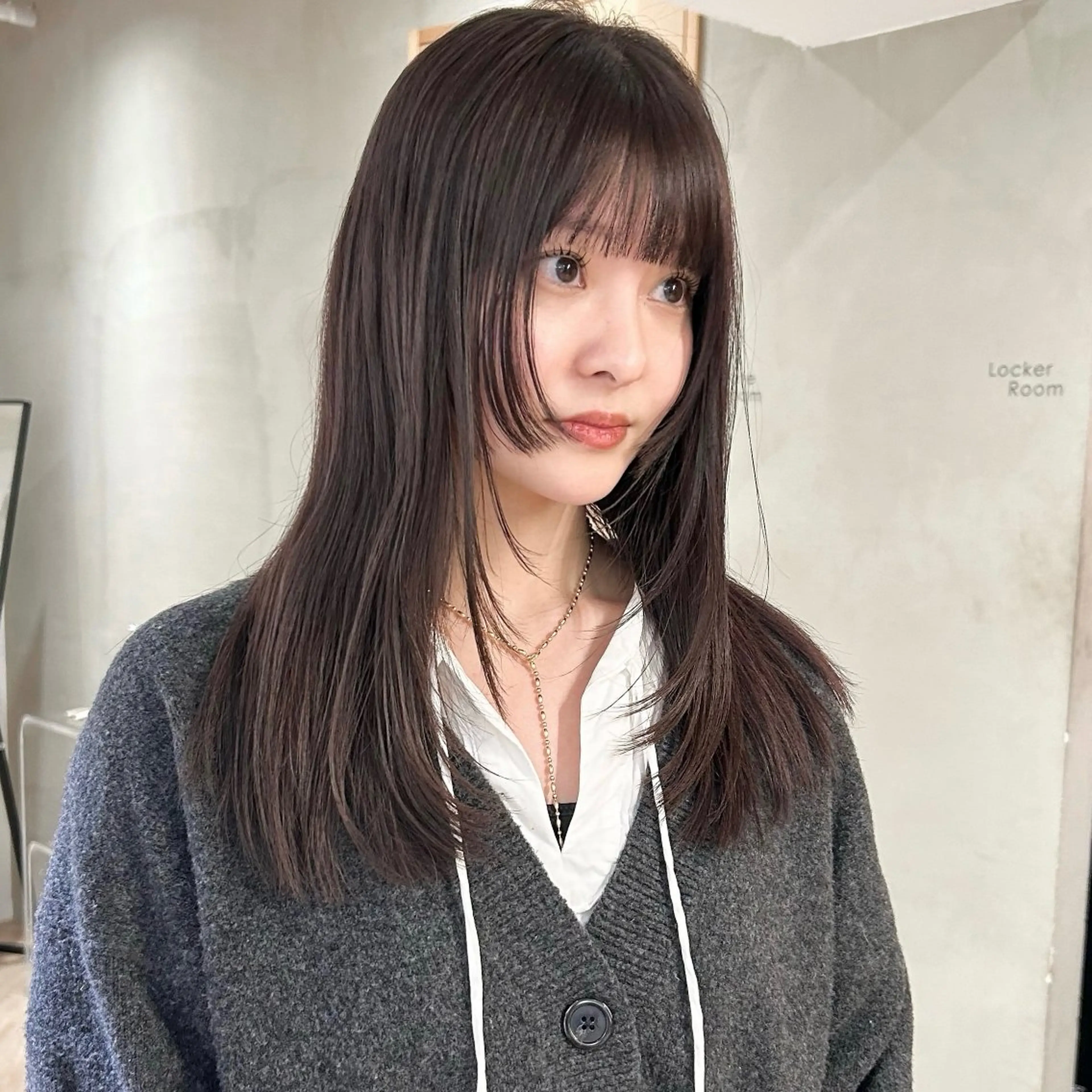 ロング カラー グレージュ ラベンダーカラー ラベンダーグレージュ ラベンダーグレー 顔まわりレイヤー レイヤーカット/栄/ 顔周り/キトウモエノのヘアスタイル