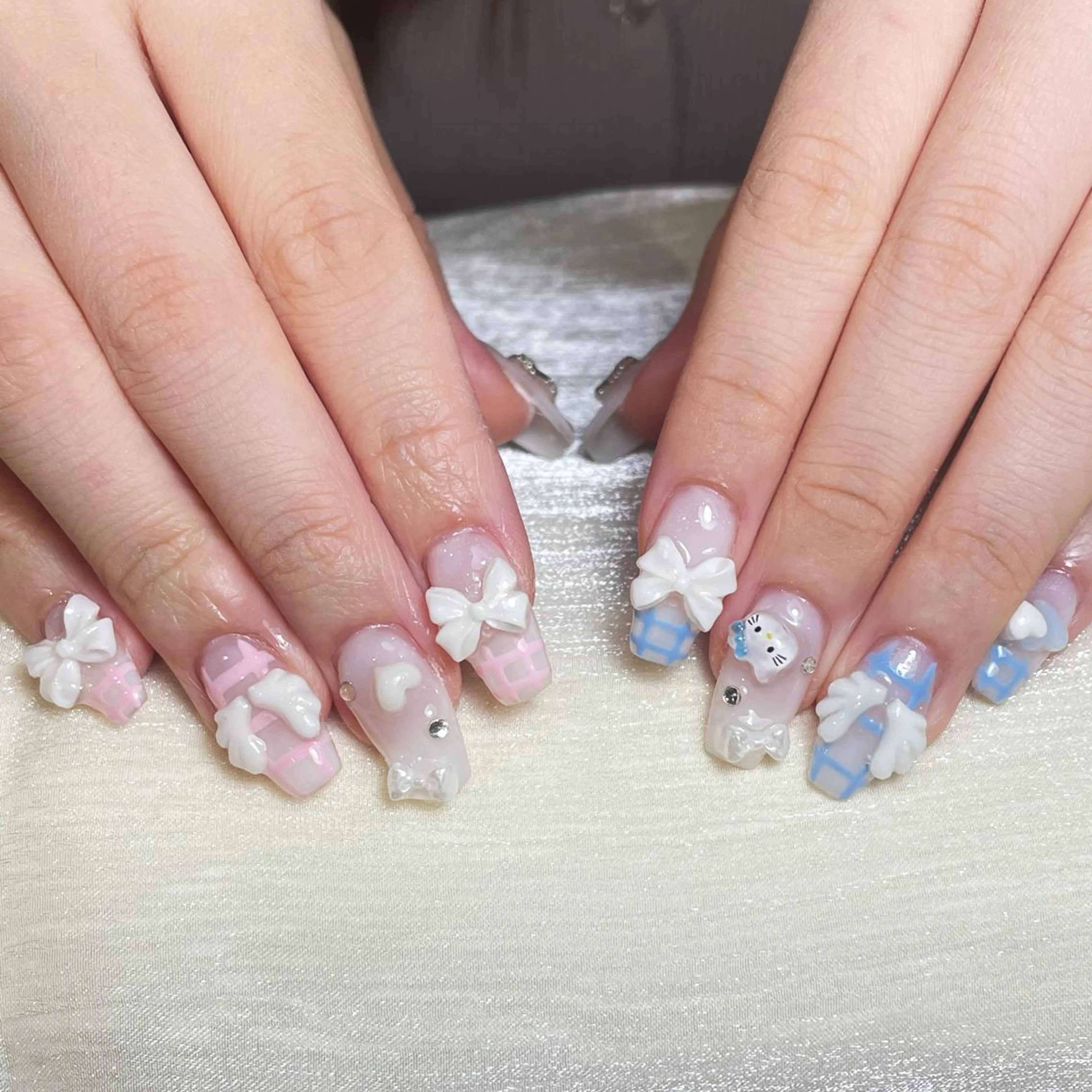 ネイル アートネイル オーロラネイル ガーリー キラキラネイル マグネットネイル ハンドネイル Plenty 🚢のネイルデザイン