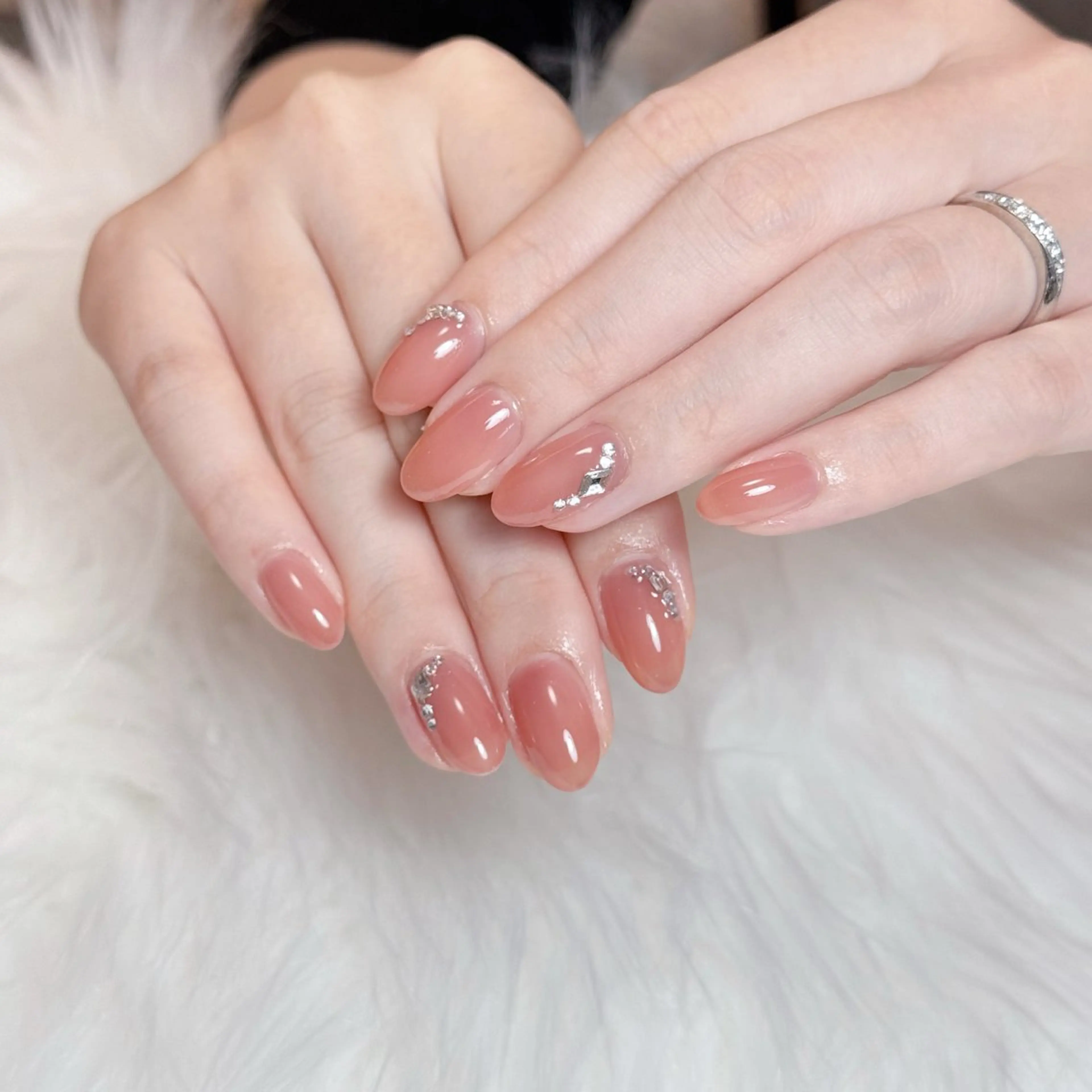 ネイル オフィスネイル ピンク シンプルネイル ワンホンネイル nailsalon ChuColaのネイルデザイン