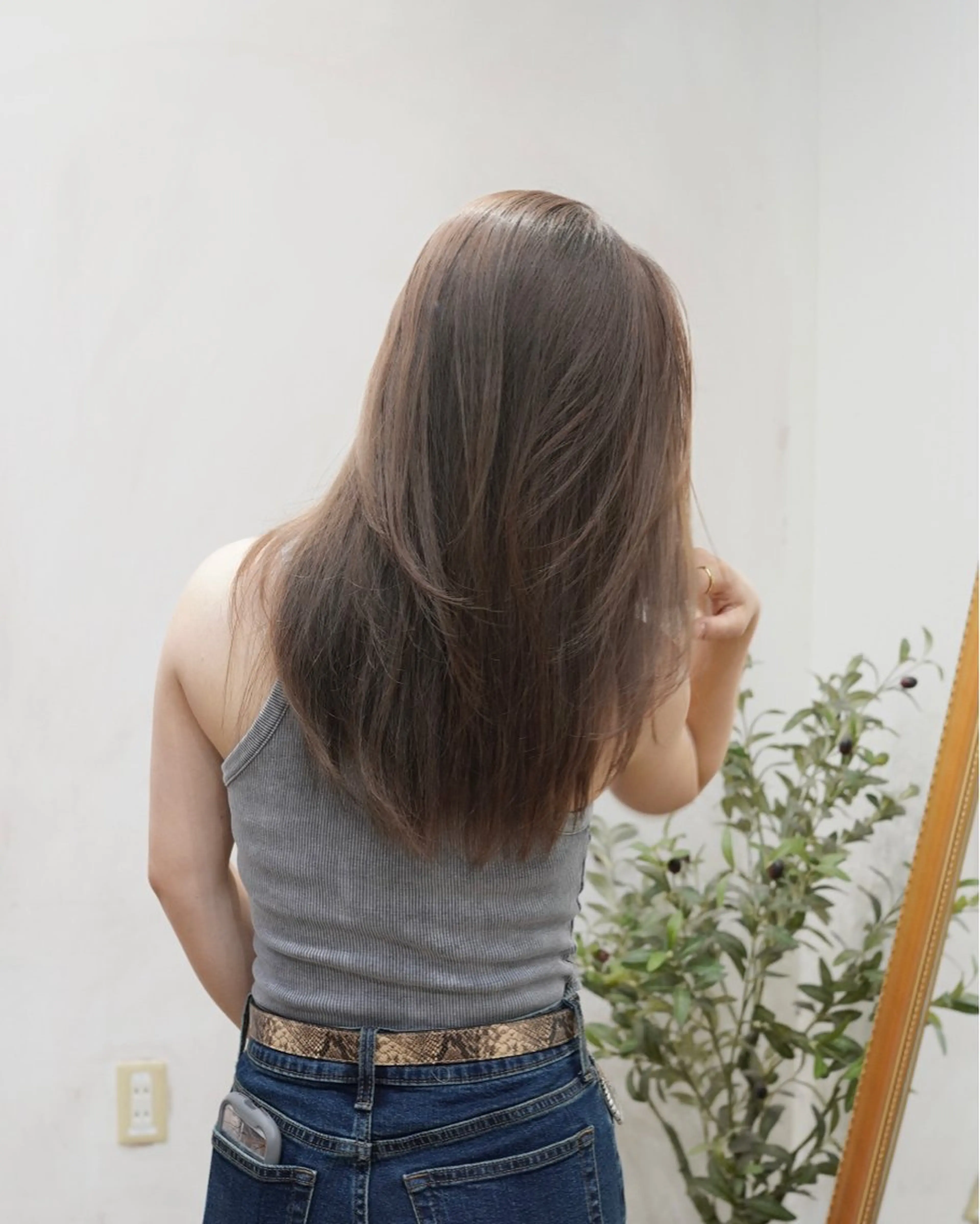 セミロング カラー ベージュカラー ヘアカラー トリートメント 🪞透けヘア髪質改善 艶ベージュ/nagiのヘアスタイル