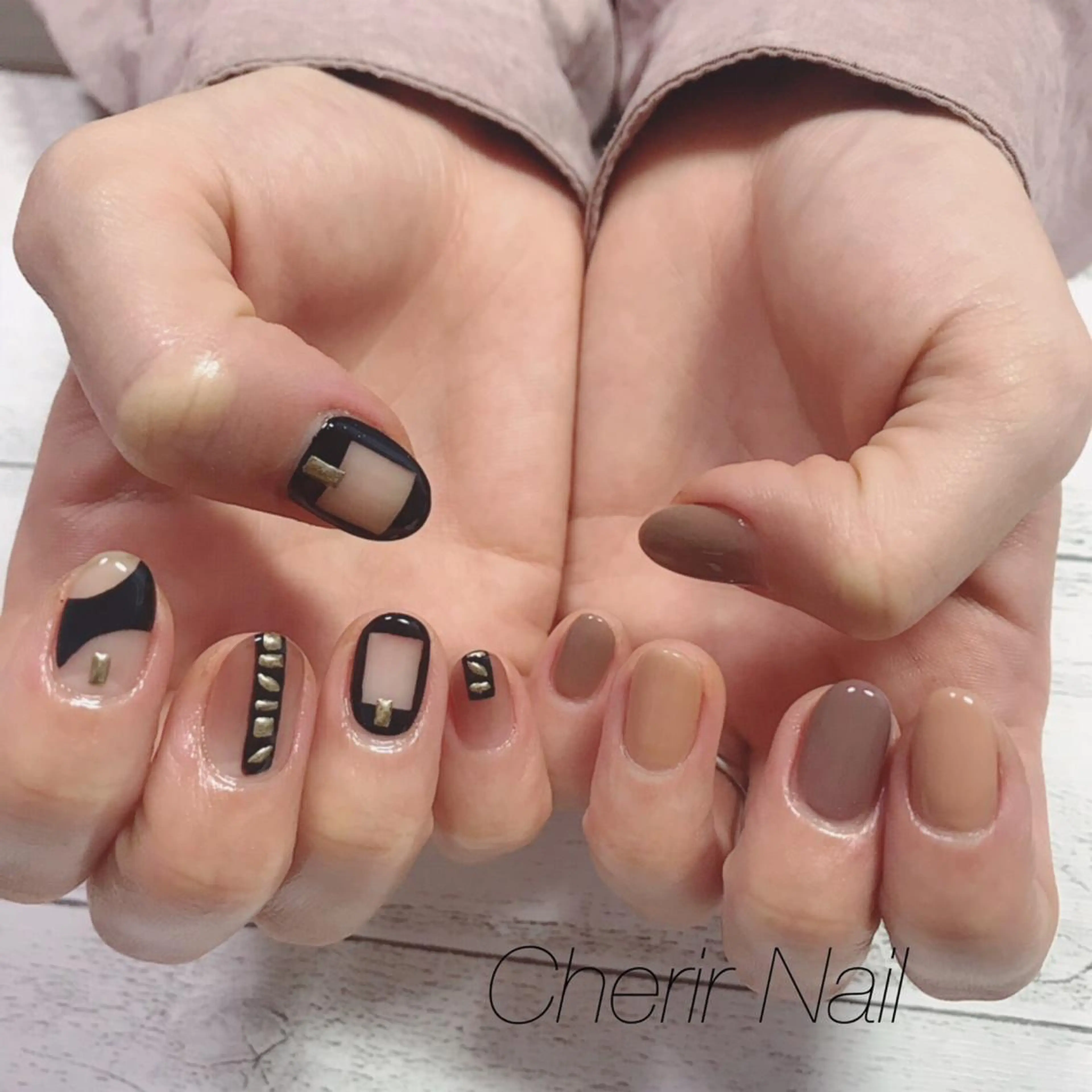 ネイル アートネイル ブラウン ワンカラーネイル ショートネイル シンプルネイル Cherirnail kaoriのネイルデザイン