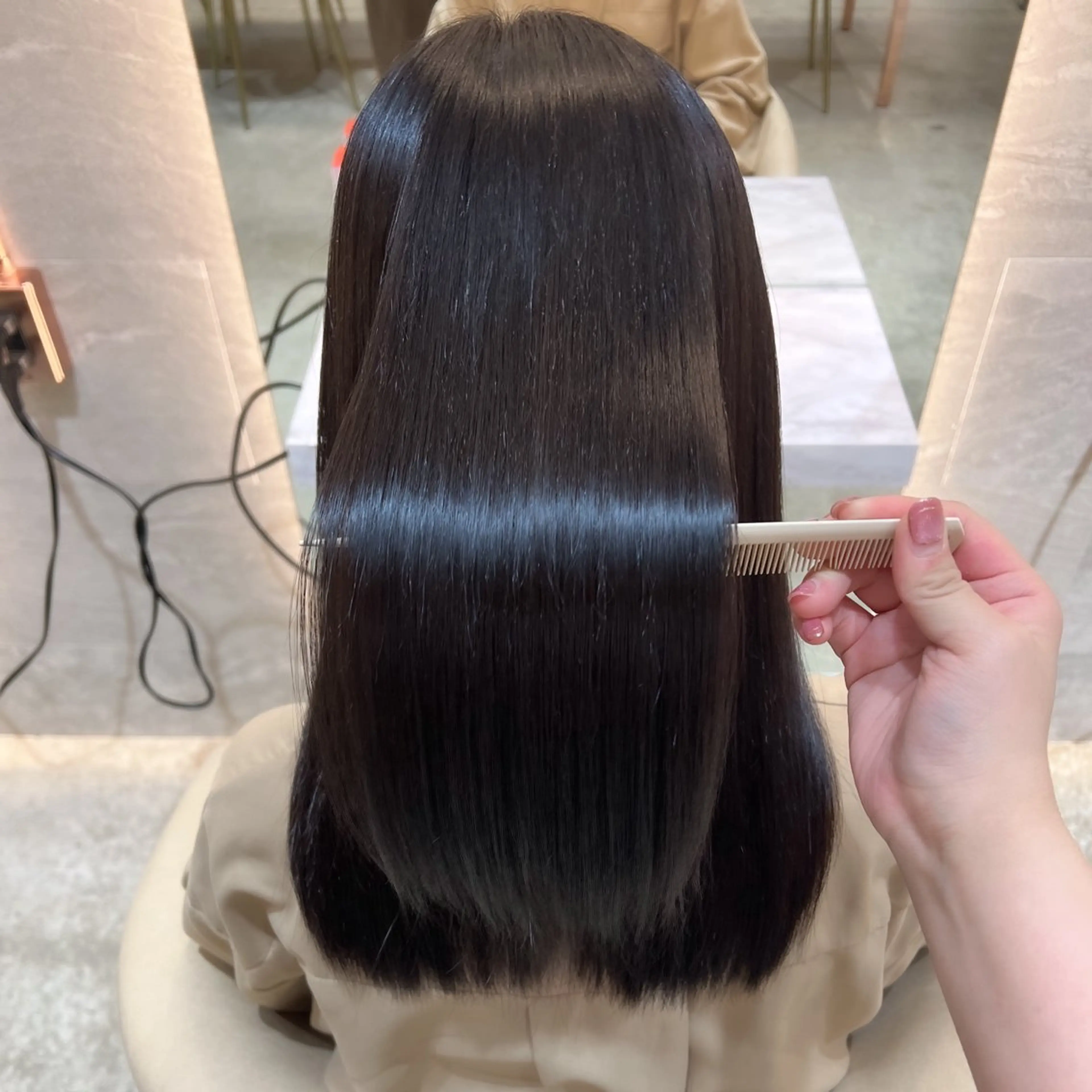 ミディアム カラー ボブ/巻ける縮毛矯正 /韓国レイヤーはなのヘアスタイル