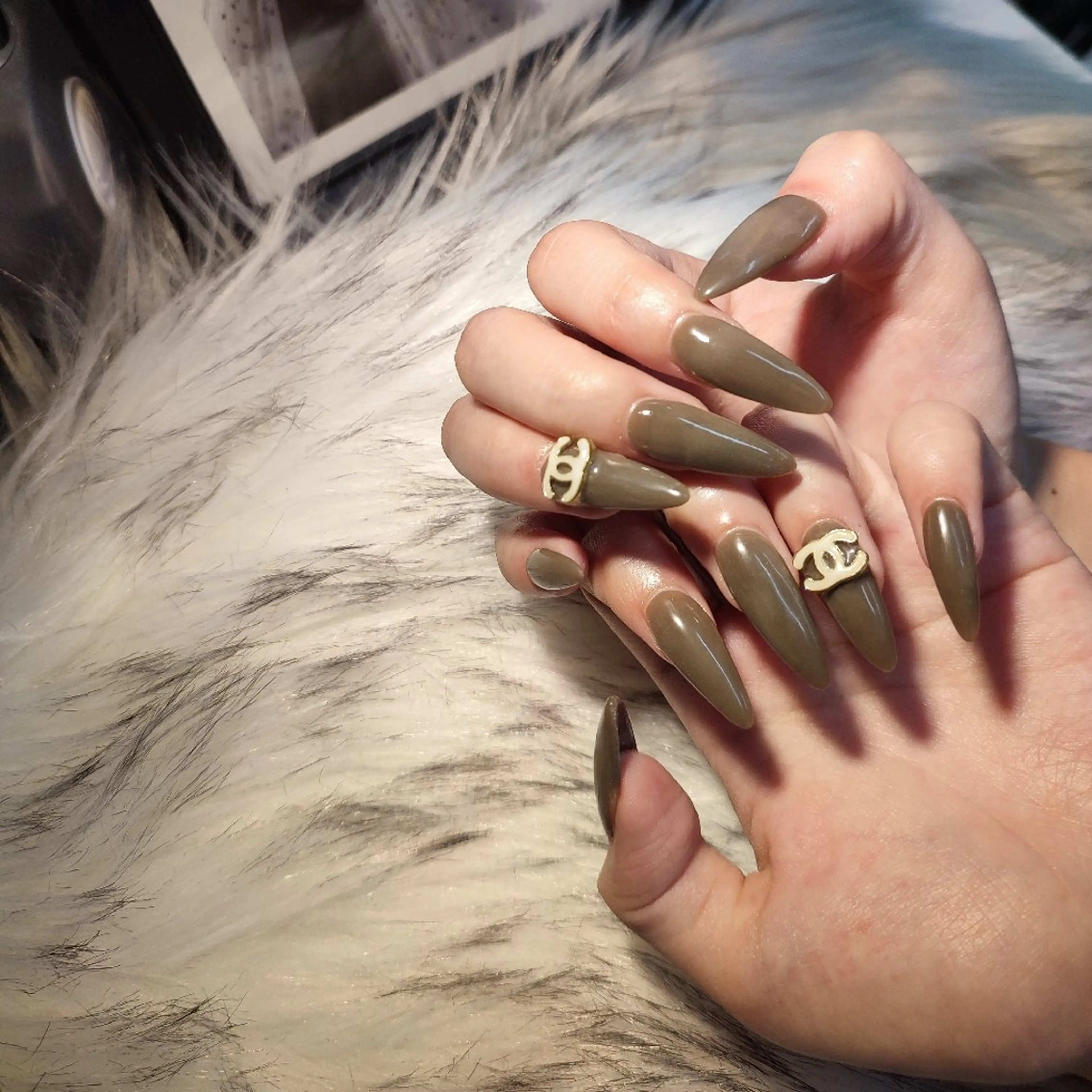 ネイル ハンドネイル RUNWAY 　　の眉毛・アイブロウイメージ